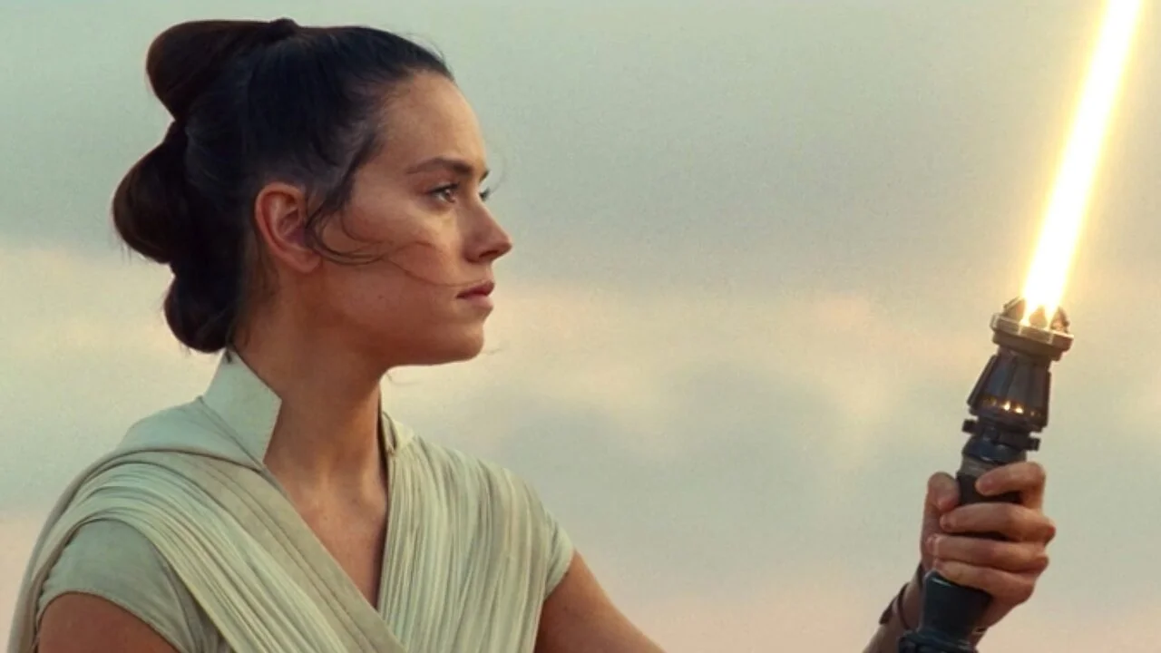 Hasbro Confirm Force FX Elite Replica Of Rey's 'Rise Of Skywalker' Lightsaber