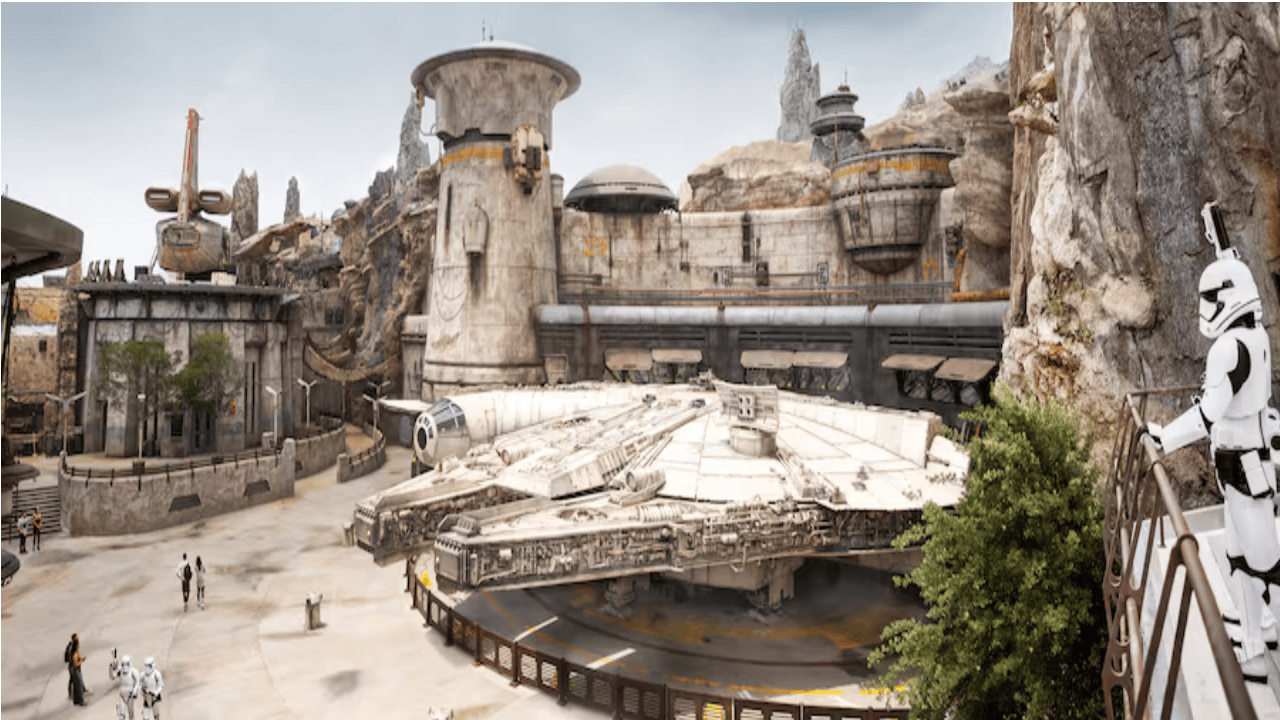 The Timeline For Disneyland's 'Galaxy's Edge' Park Is Expanding To Include New Characters From Across The Stories