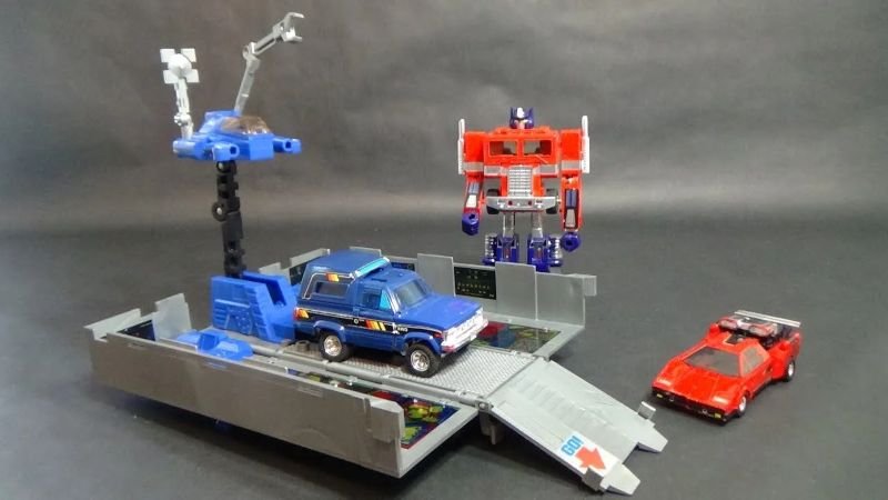 vintage Diaclone Battle Convoy toy set