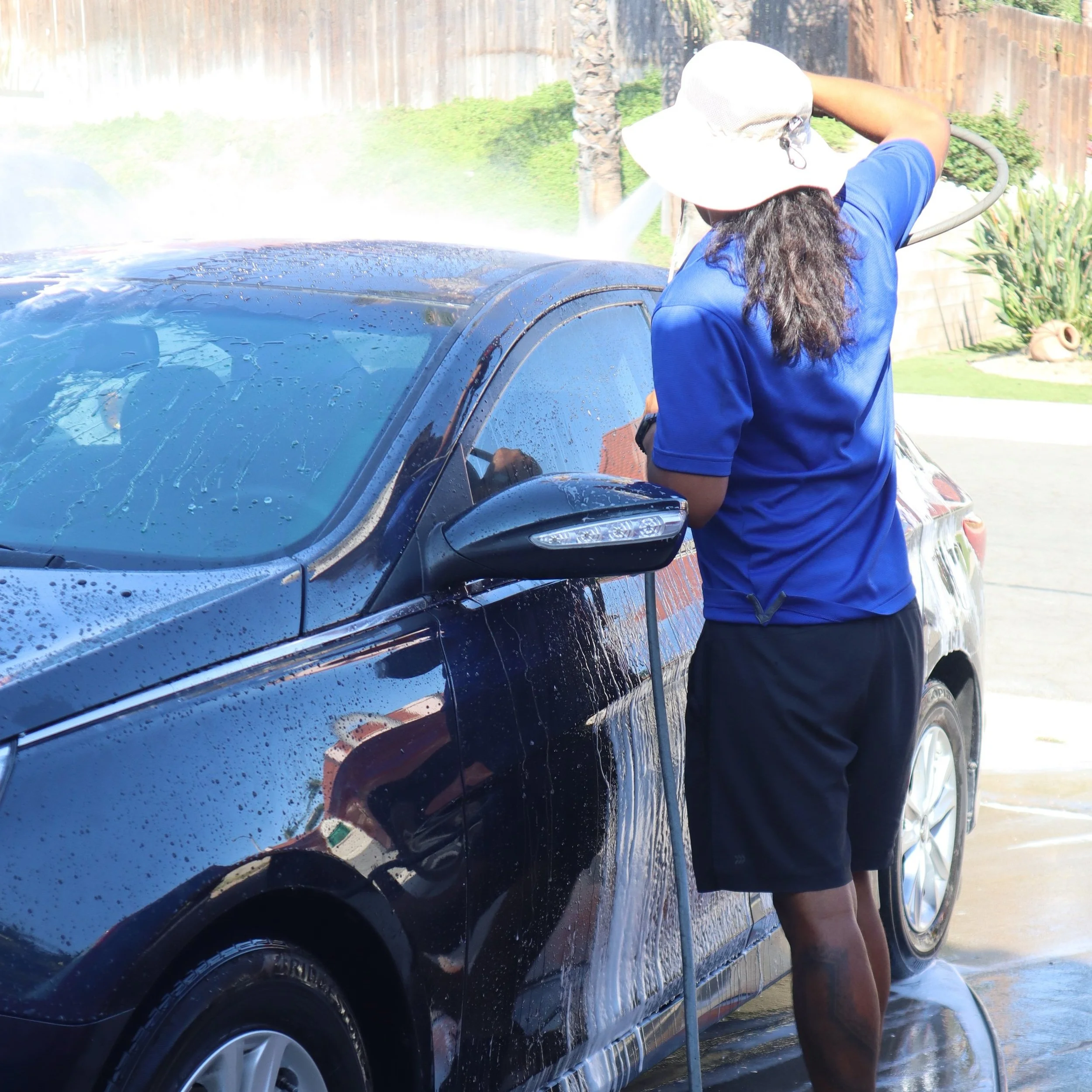 Friendly mobile car wash services in Moreno Valley.