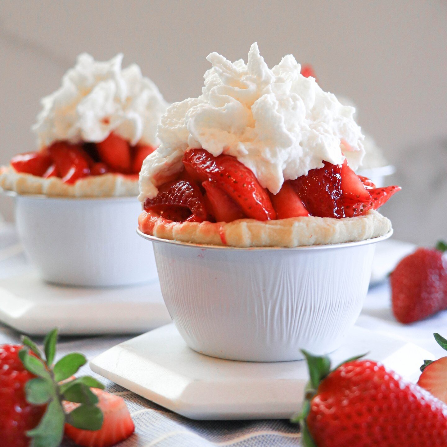 Treat mom to a little something sweet this Mother's Day! 🍓🥧
Strawberry Shortpie available 5/12-5/14 only!