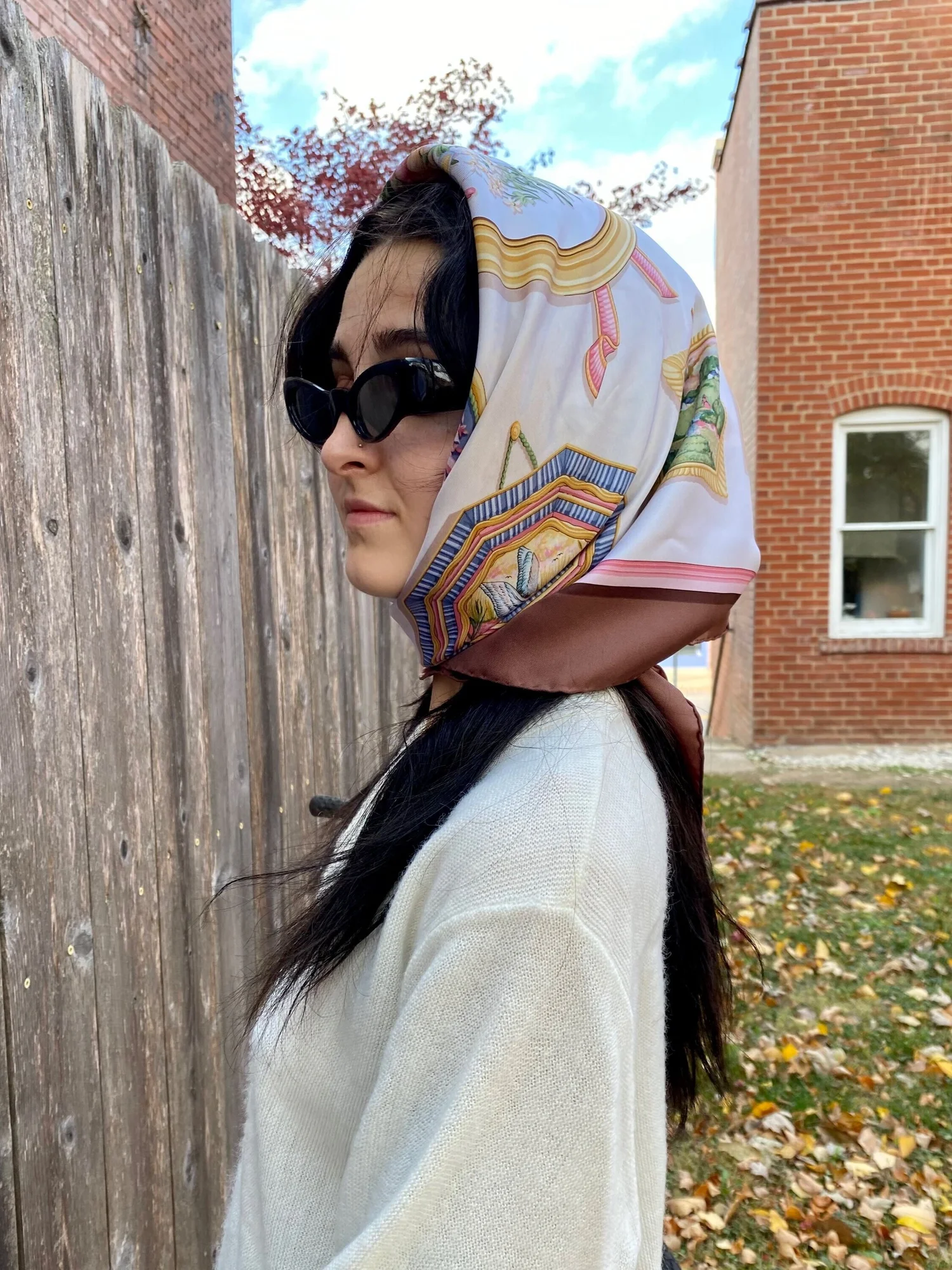 How to Style a Vintage Scarf — May's Place Be Green. Buy Vintage.