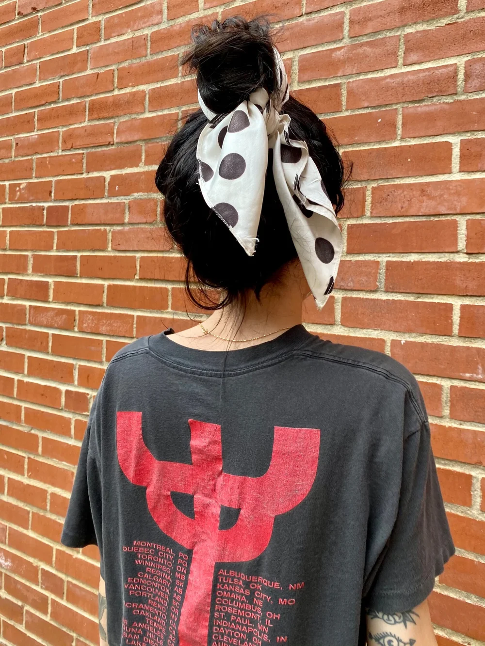 How to Style a Vintage Scarf — May's Place Be Green. Buy Vintage.