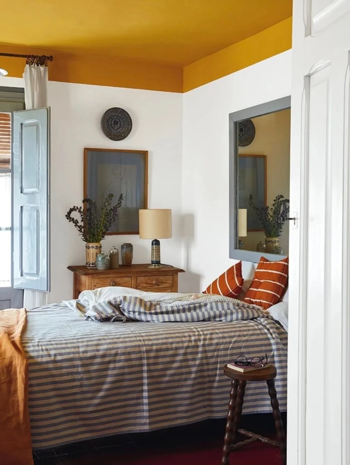 I mentioned putting together some interiors inspo for y&rsquo;all and these from my Pinterest just realllly do it for me. When you see the pieces going into my booth at @thegreenshagmarket , know this is my frame of reference when sourcing.

Do you v