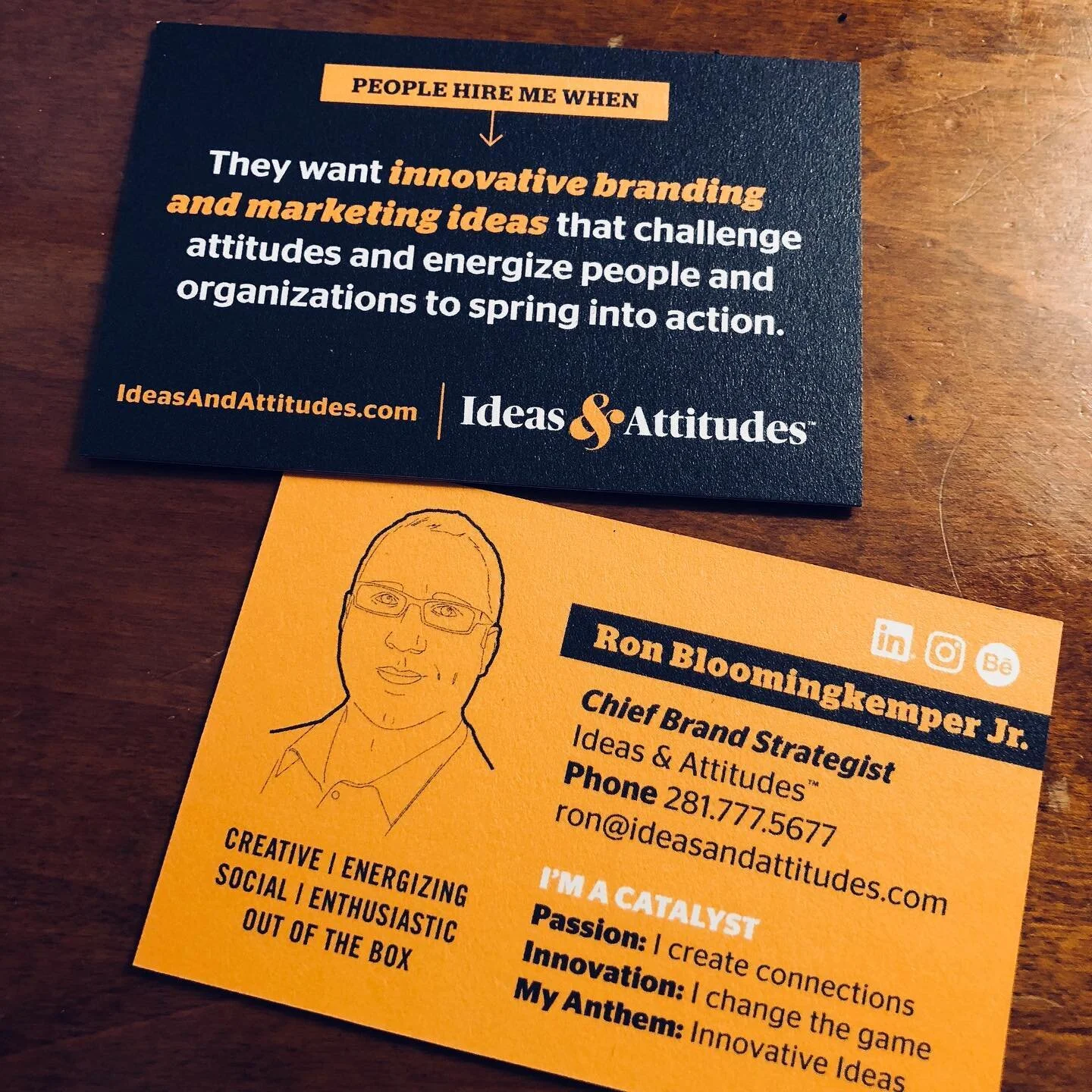 Does your business card communicate your personal brand in under 9 seconds? Design is the best competitive advantage you have as an entrepreneur to stand out. And don&rsquo;t skimp on the printing. #moocards give that finishing touch that sets you ap