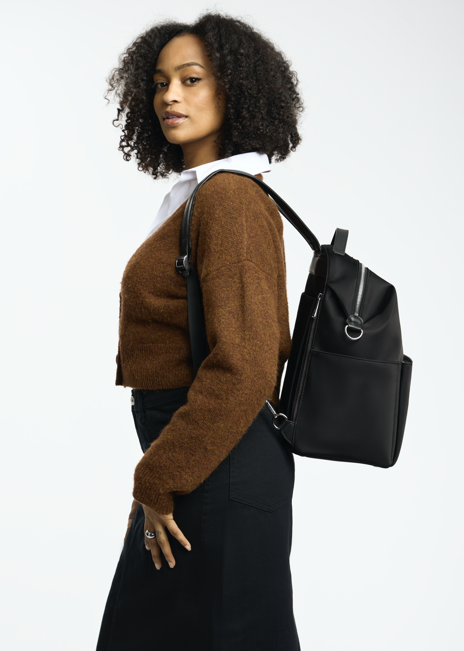 NewStevieNylonFullSilver_0275(1) Large.png