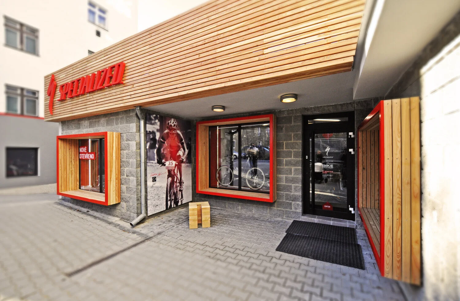 SPECIALIZED_JanVlcek_04 copy.jpg