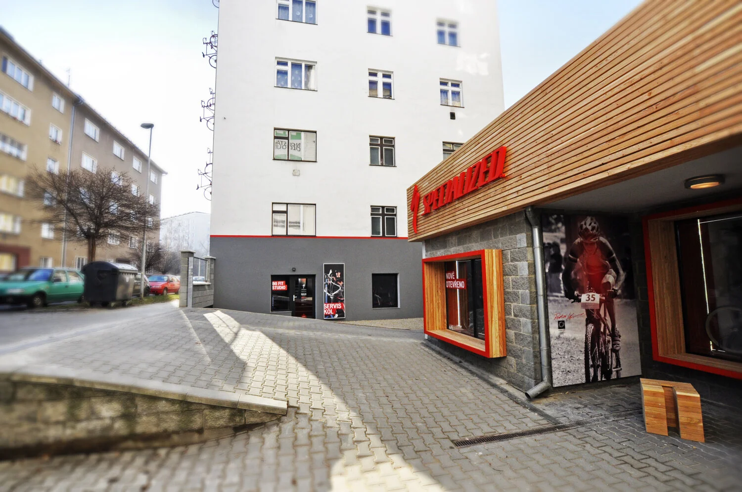 SPECIALIZED_JanVlcek_02 copy.jpg