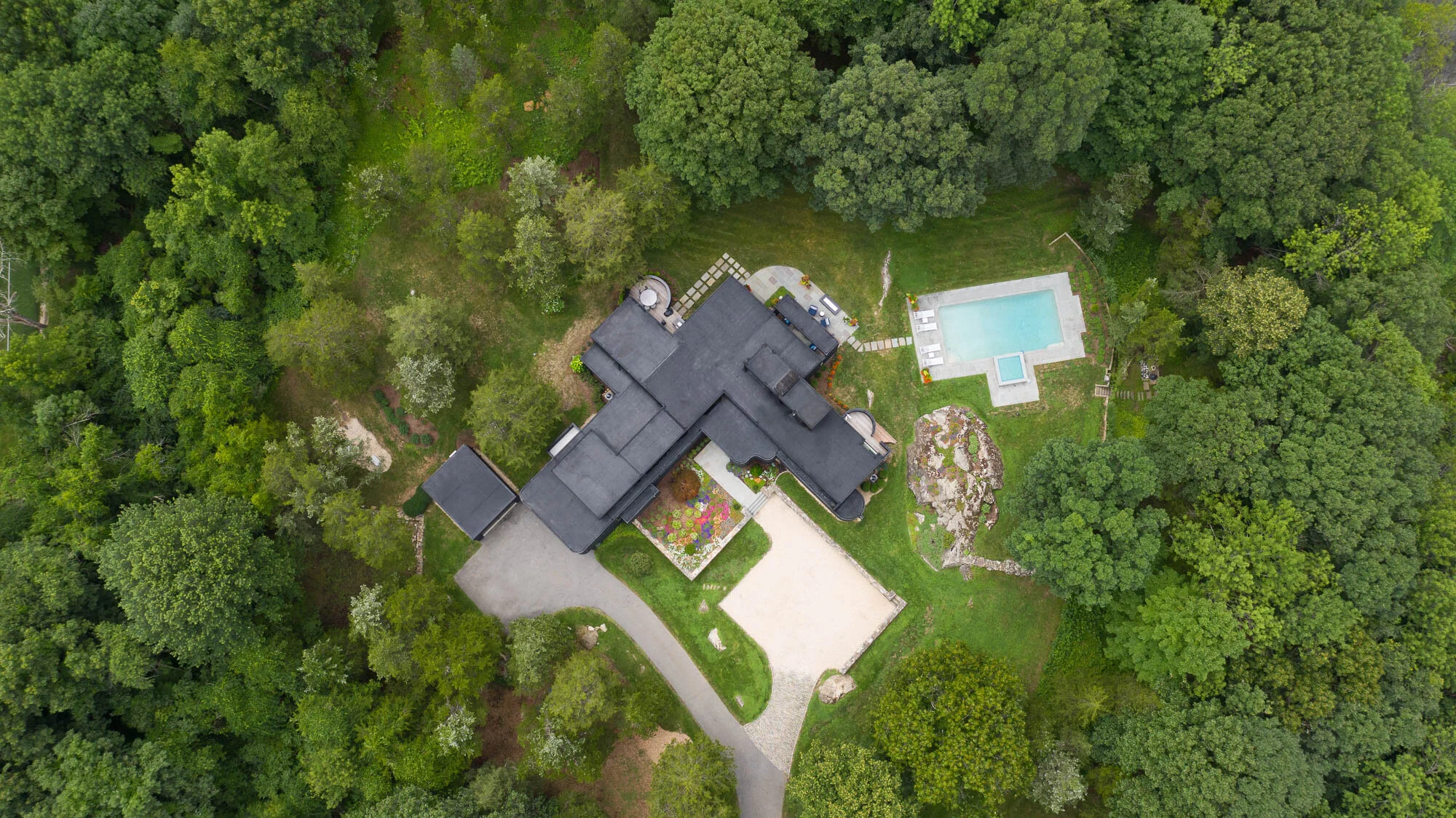 STEFAN-RADTKE-POUND-RIDGE-12.jpg