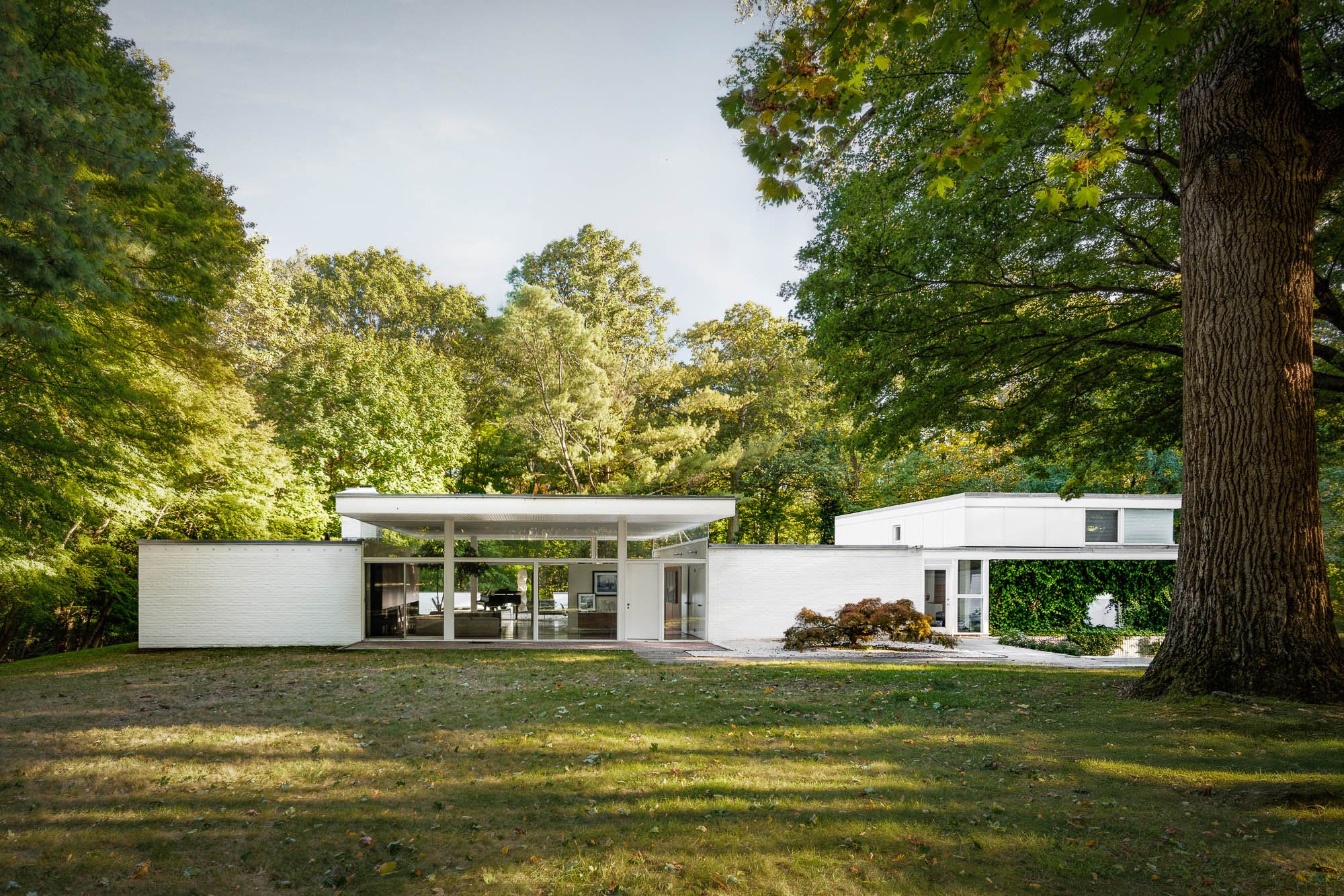 A Bauhaus Lineage in Rye — Photographing the Beattie House