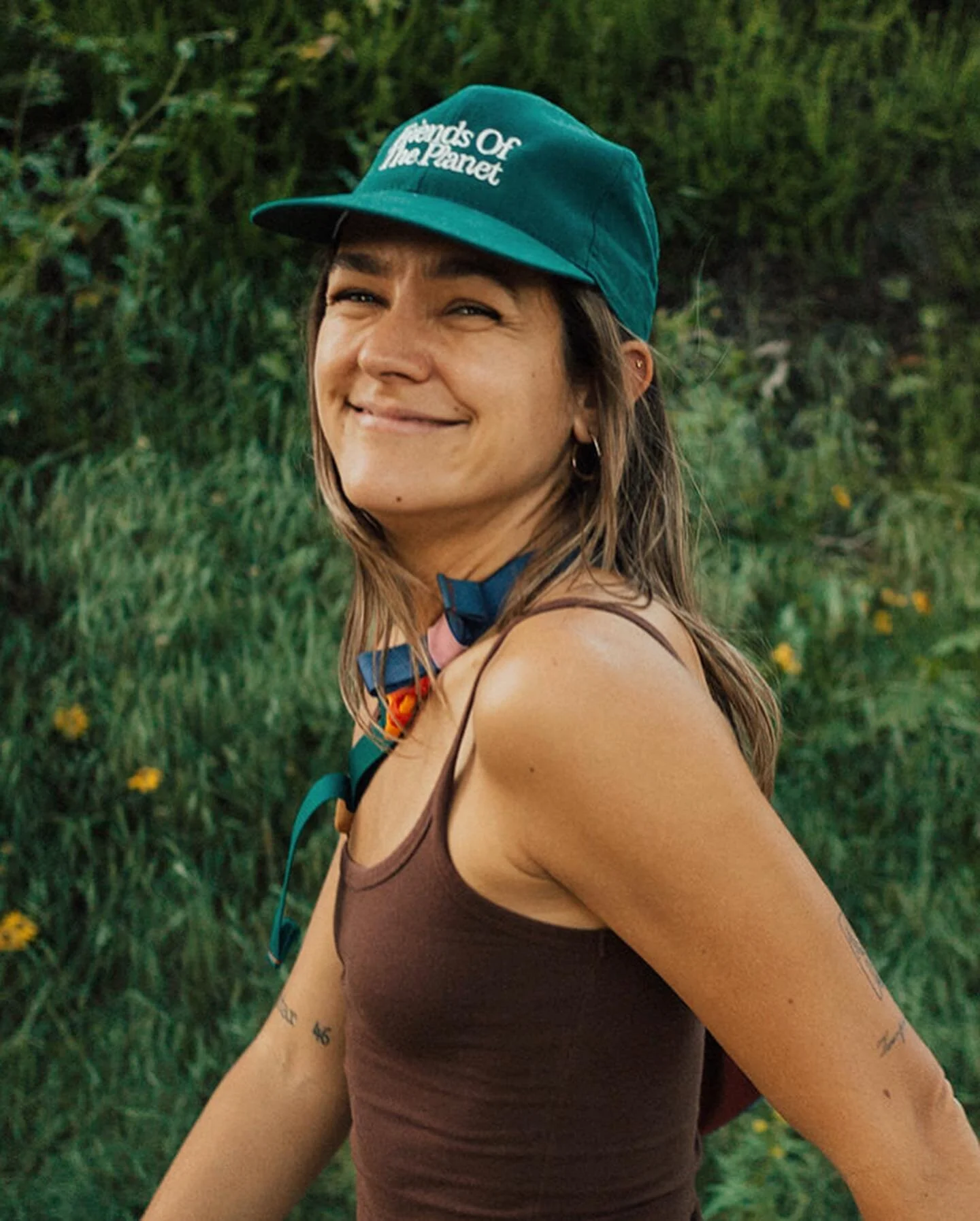 This force of nature @relauren rallied a bunch of tree loving humans to come together for Earthchella and celebrate. 🌲🌎 A sunset hike one evening and a plant-based community potluck the next? The best.