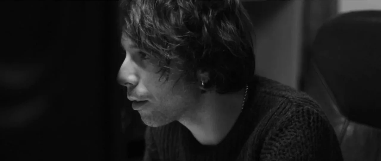 Lo Que Hay Bajo El Tejado (Alfred Larios) · Promo video