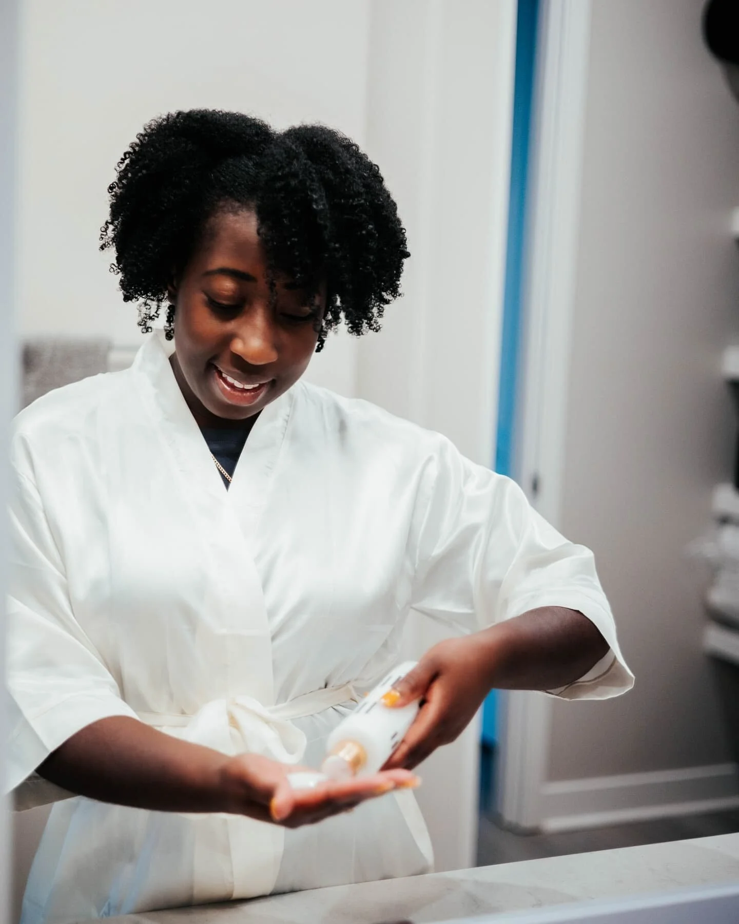 Happy Friday! We pray you have a safe and relaxing weekend. Make sure you take some time for self care! 

#shealoves #whippedsheabutter #whippedmangobutter #hairoil #lavender #blackownedbusinesses #etsy #naturalhair #natural #naturalingredients #heal