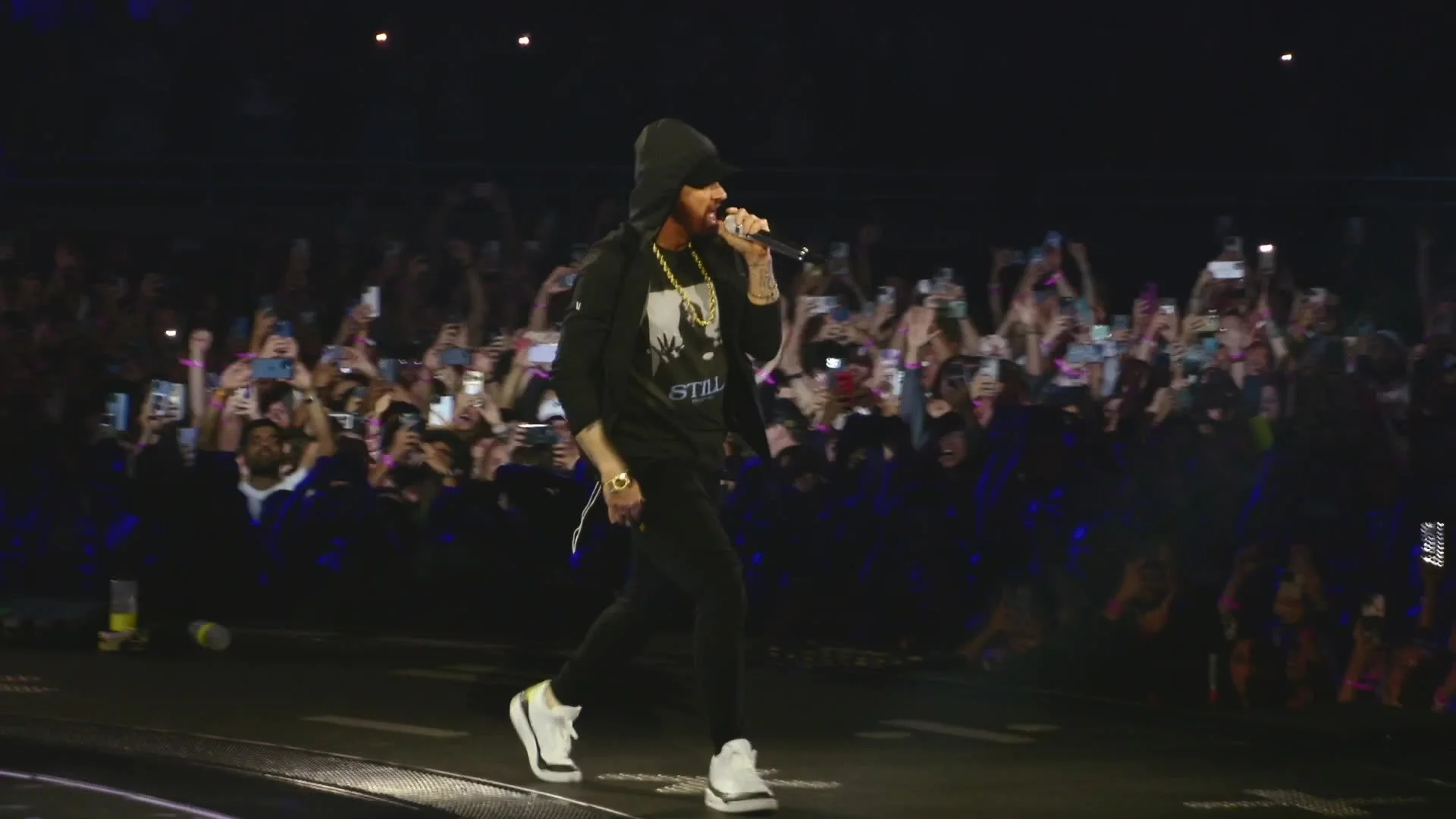 Eminem x Ed Sheeran
Live in Detroit
Dir. Liam Pethick
  live 