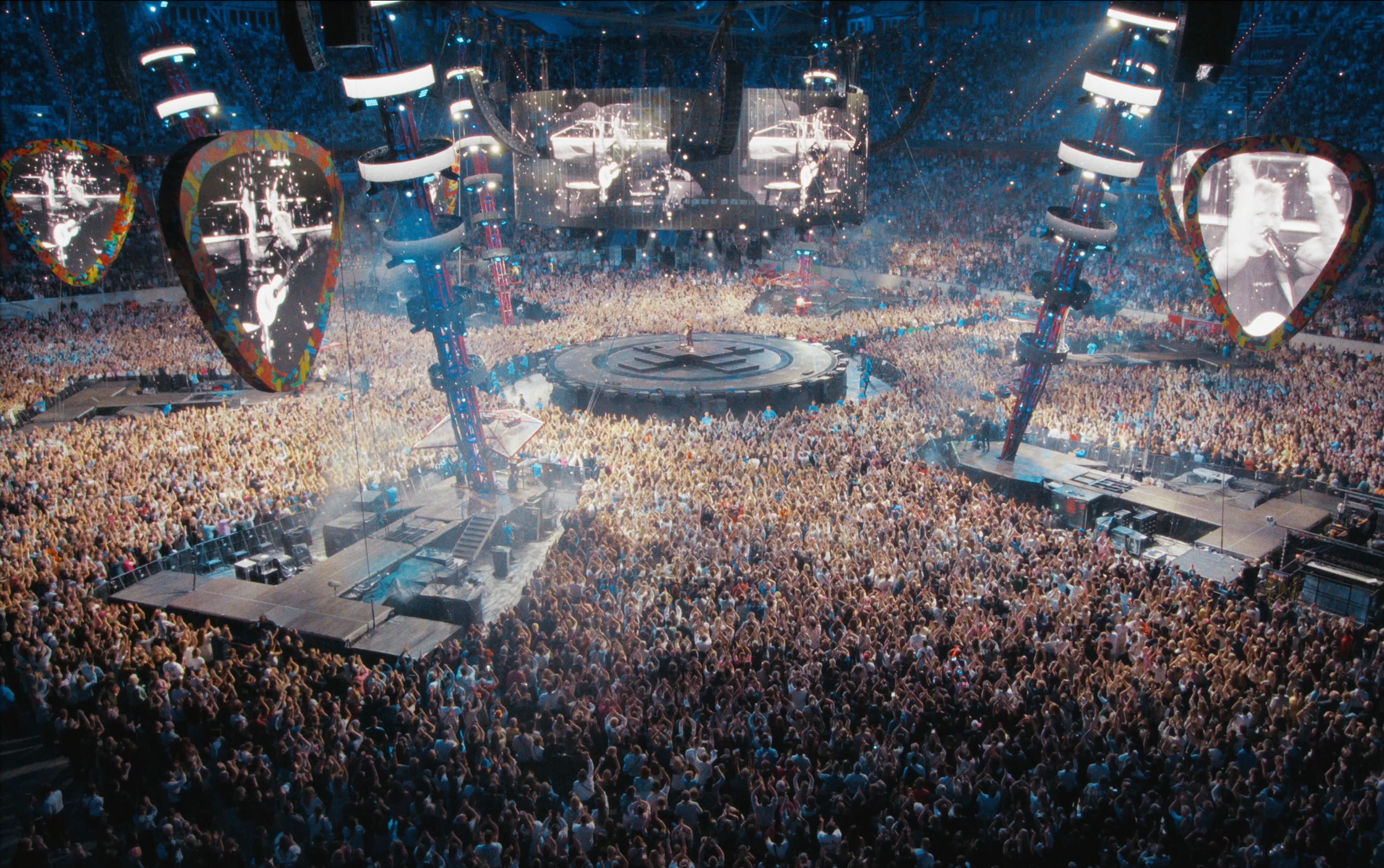 Ed Sheeran | Celestial (Live in Düsseldorf, Mathematics Tour 2025)
Dir. Liam Pethick & Nic Minns
  live 