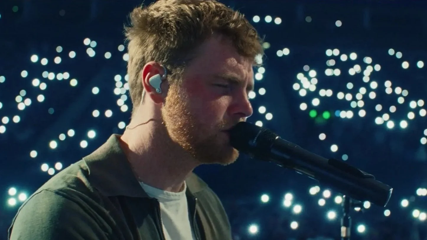 Alex Warren | Fine Place To Die 
(Live from the O2 London)
Dir. Liam Pethick & Nic Minns
  live 
