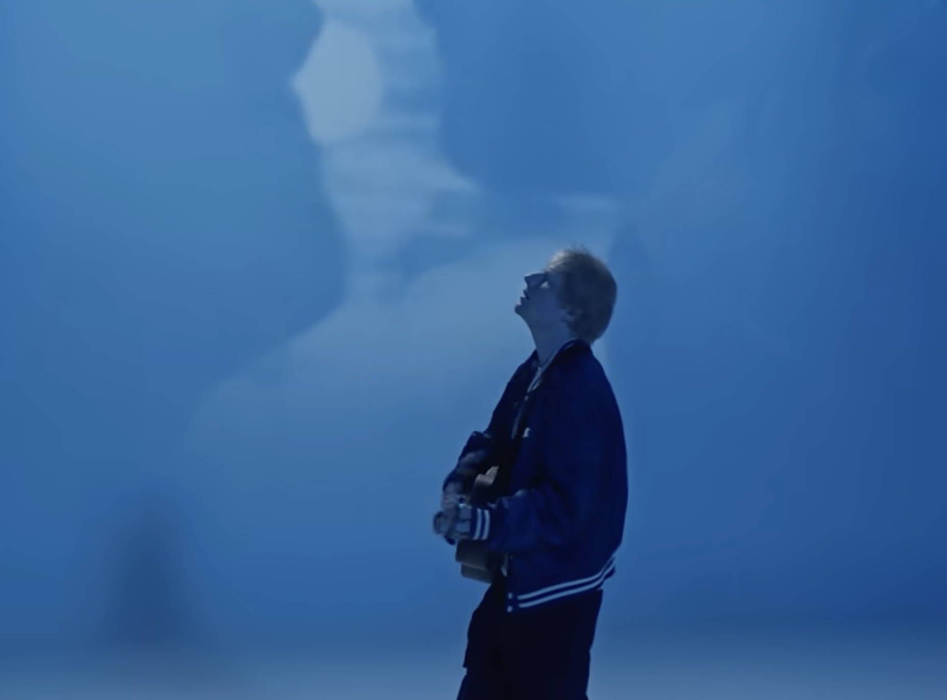 Ed Sheeran | Dive (Live Acoustic)
Dir. Liam Pethick
 live 