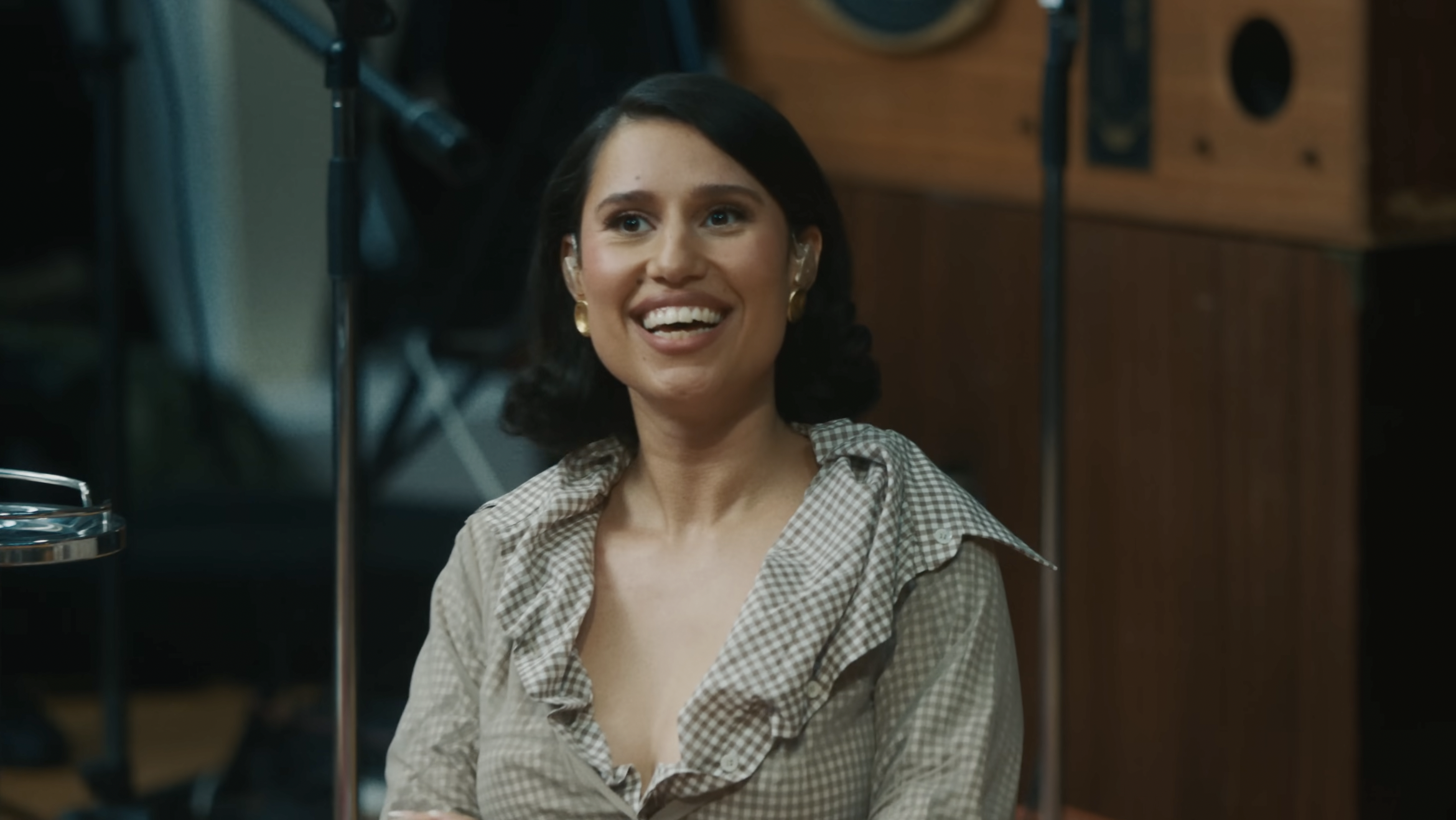 Mark Ronson Ft Raye | Suzanne Live at The Church
Dir. Babysweet
 live 