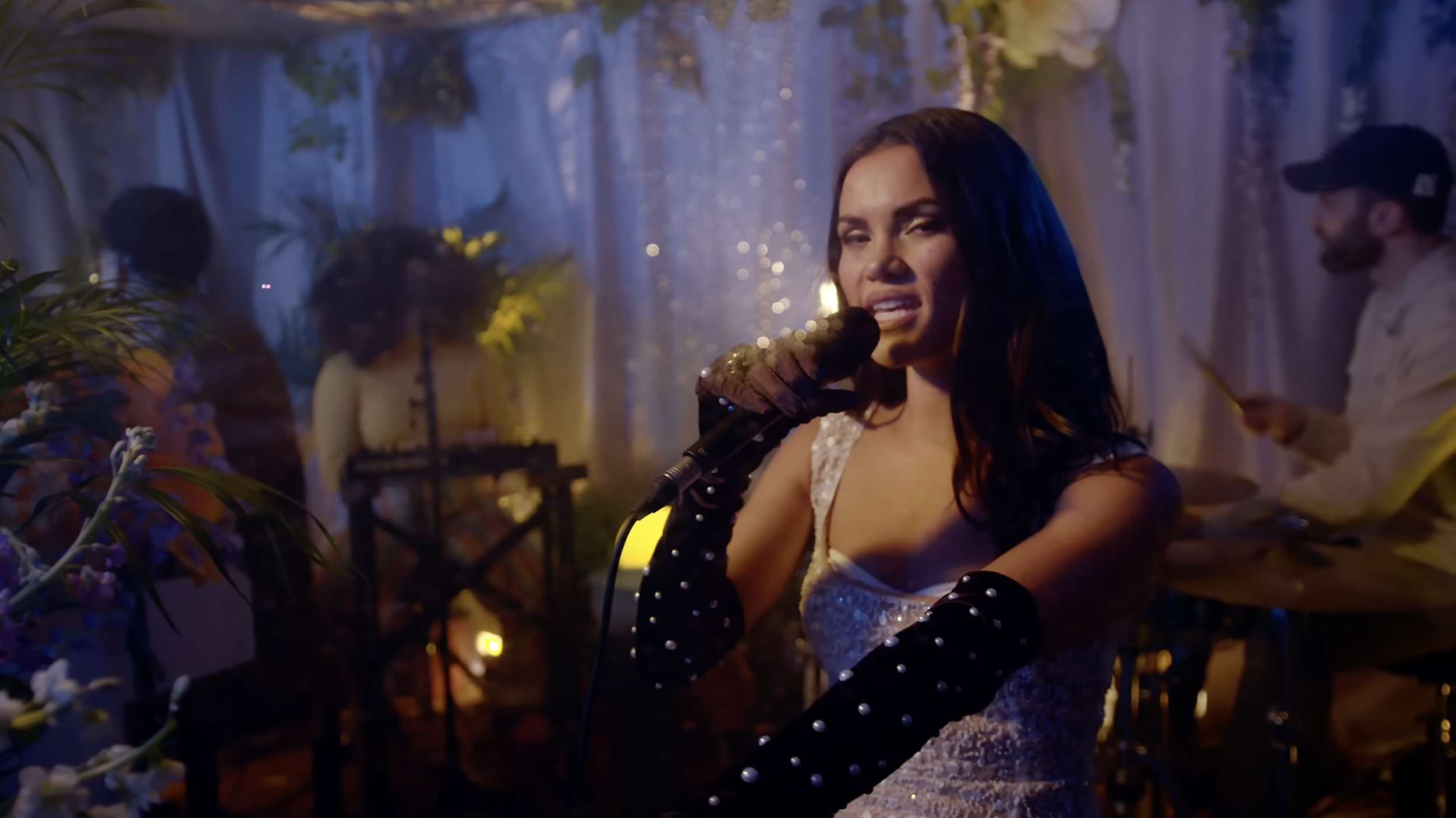 Linden's World | Sinead Harnett
Dir. Charlie Rees
 live 