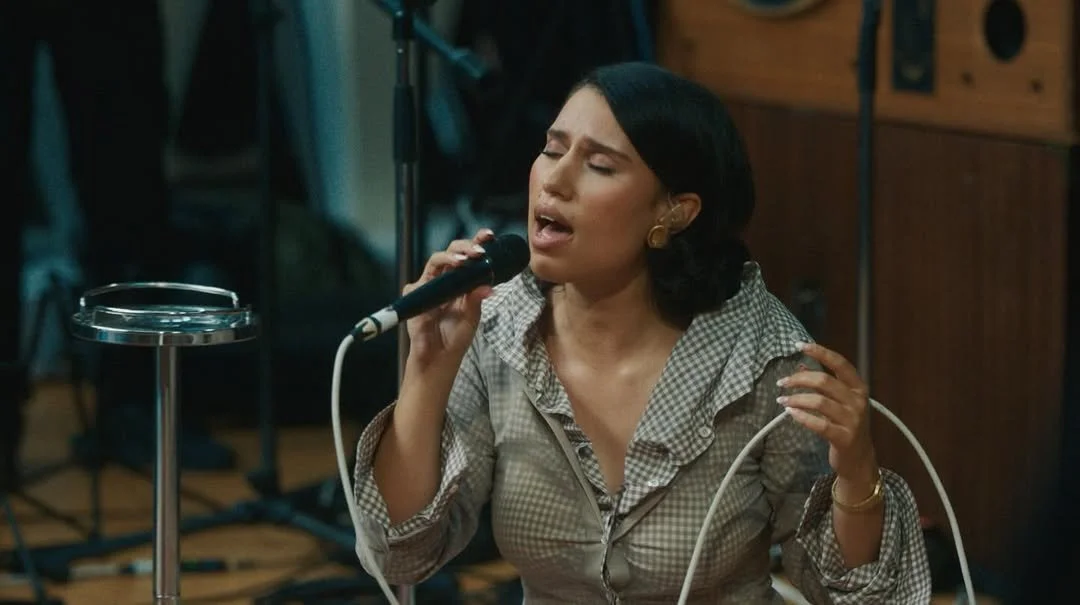 Mark Ronson Ft Raye | Susanne Live at The Church Studio
Dir. Babysweet
  live 