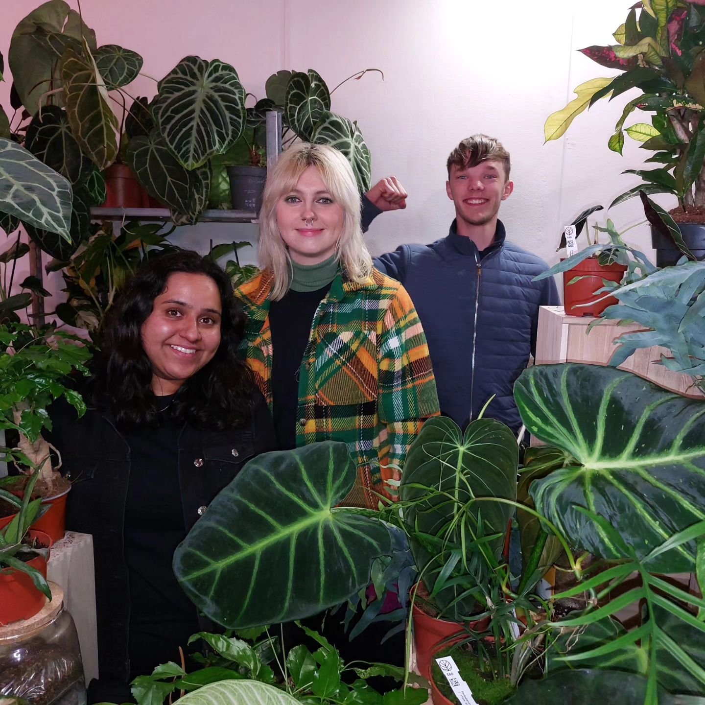Loved seeing fellow YPHA members at the @the_rhs #rhsurbanshow in Manchester last weekend! Joining our discord channels lets our members connect with others easily and attend events together 🌿. If you're someone who likes going to shows but doesn't 