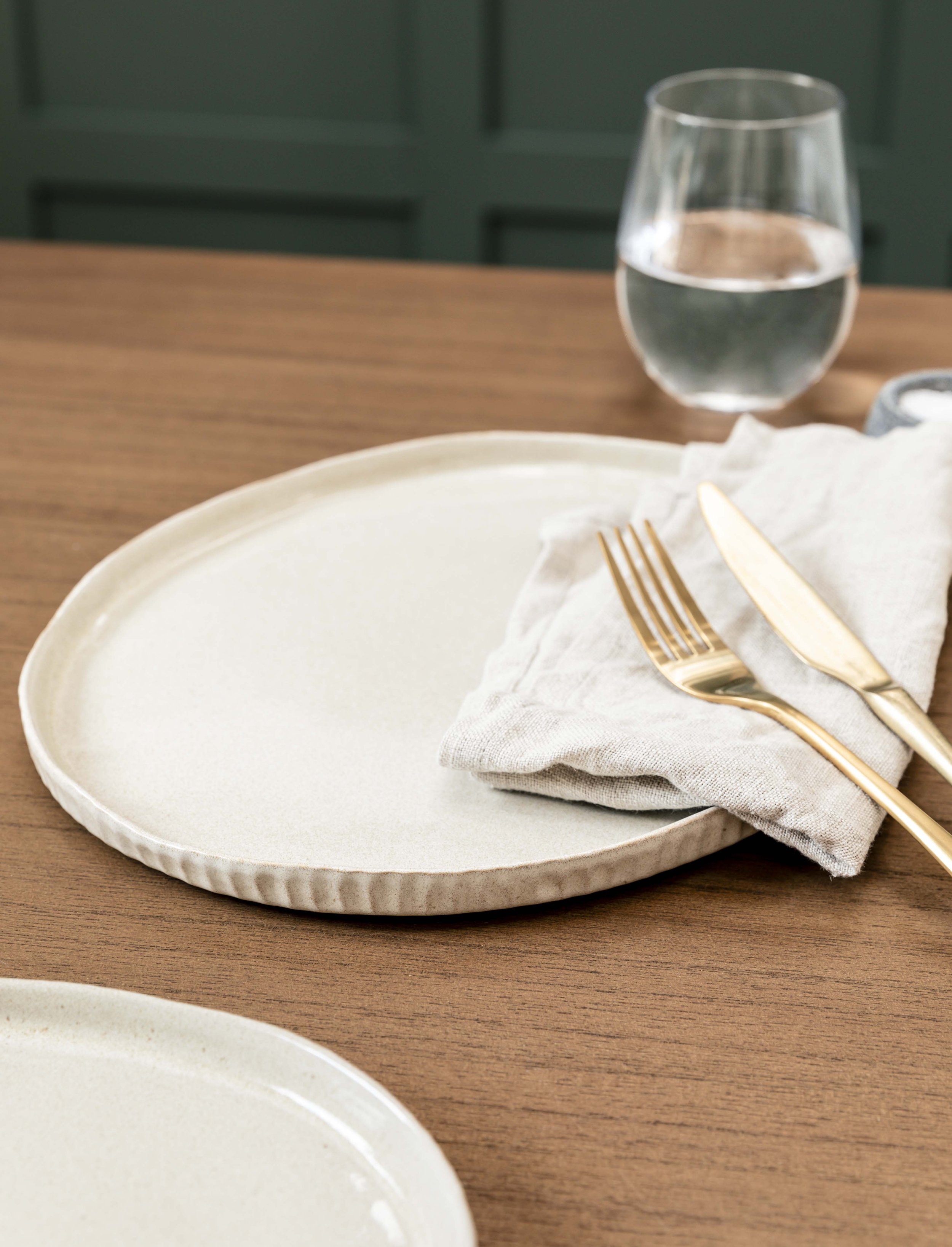 Fernham Serving Plate - Medium