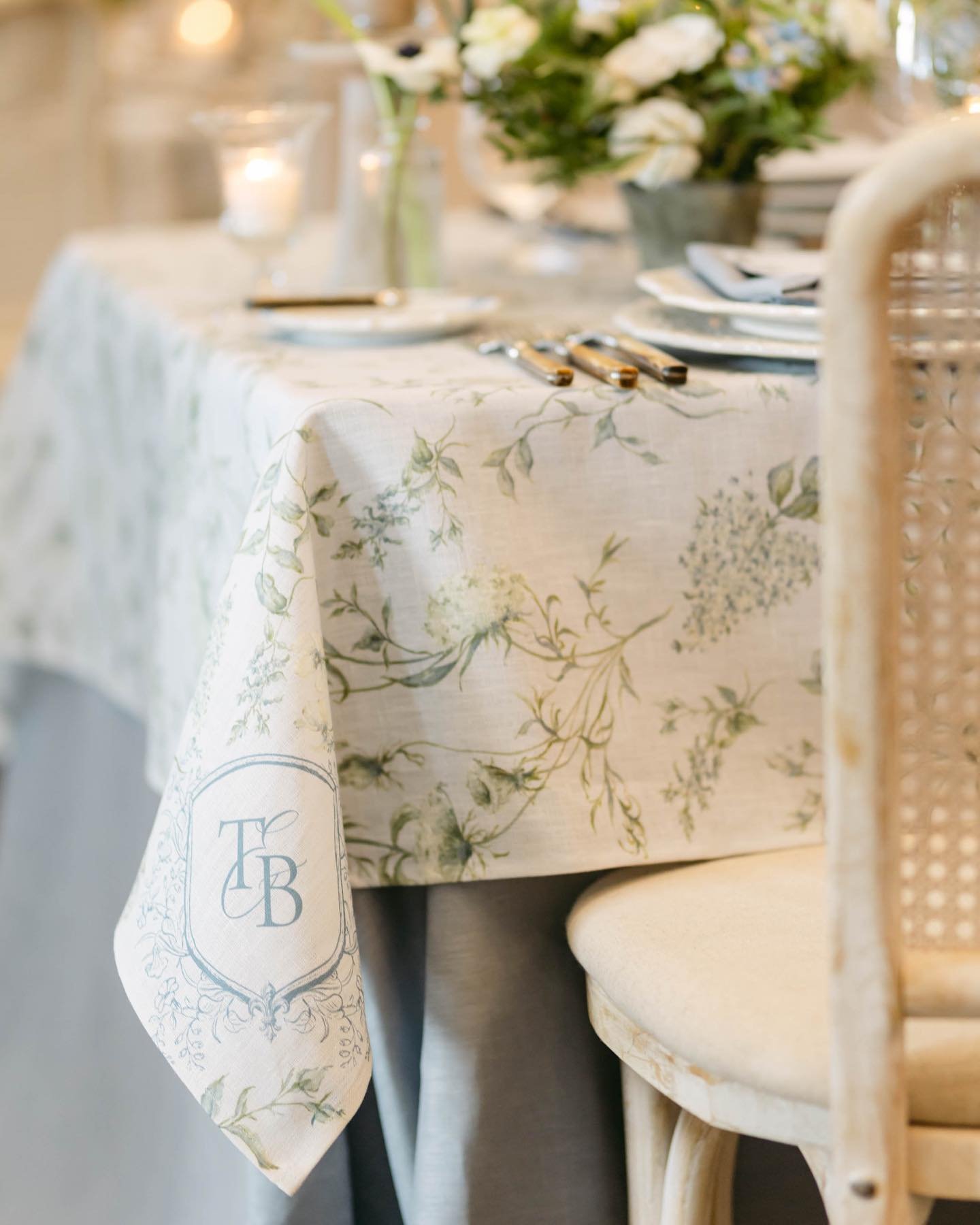 Tandis &amp; Borna took their Italian inspired wedding to the next level with these custom monogrammed linens by @nadiaandco 

@515photoco 
@bigticketweddings 
@rachelaclingen 
@reznickeventcarpets 
@simplybeautifuldecor 
@splendidsettings 
@nadiaand