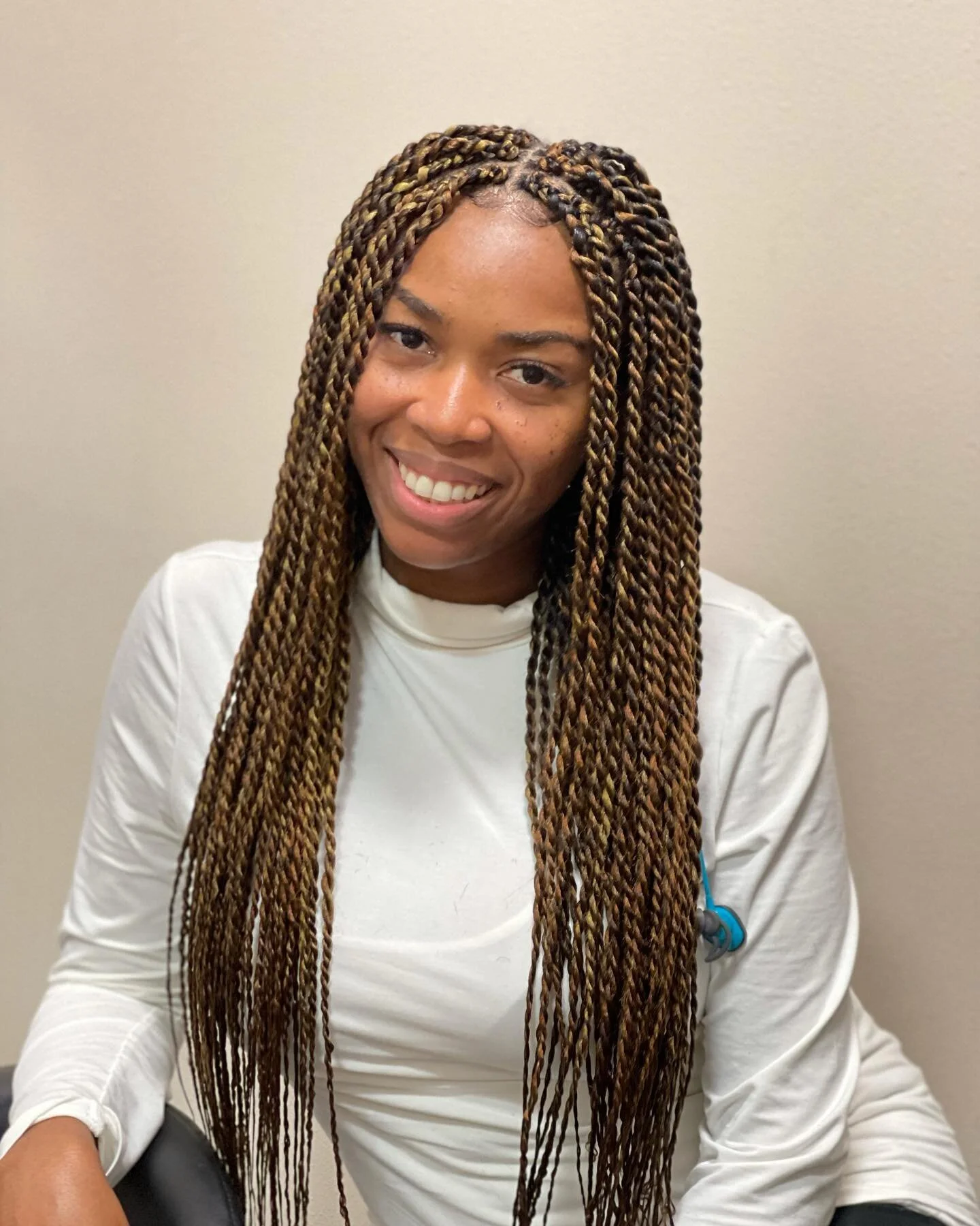 It&rsquo;s her smile 😀 for me🤩😍 #senegalesetwists #ropetwists #havanatwists #passiontwists #nubiantwists #loosetwist #boxbraids #boxbraidsstyle #boxbraidsdallas #knotlessbraids #knotlessbraidsdallas #dallasbraider #friscobraider #mckinneybraider #