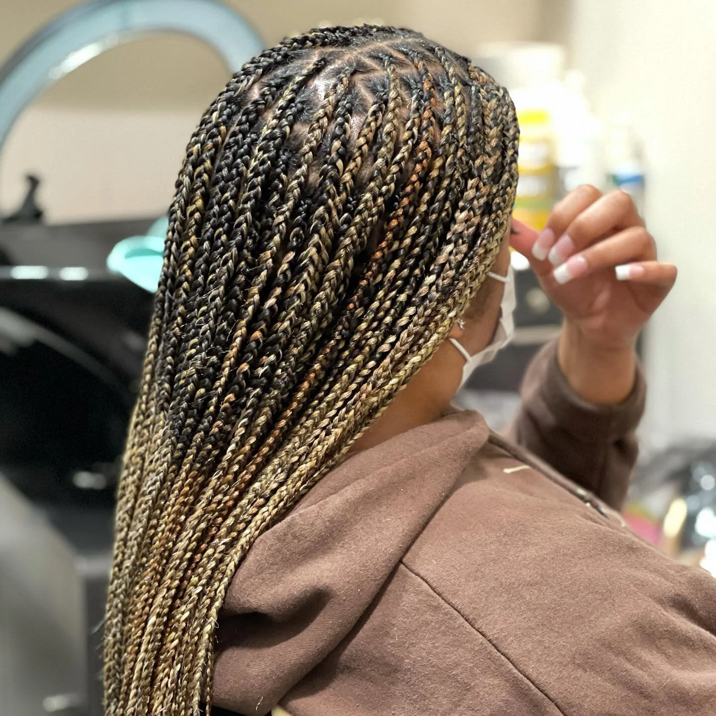 Hey ❤️ come see us @hair_yougo for your desired braids #hygbraiding #hygwoman #bohoknotlessbraids #goddessknotlessbraids #goddessbraids #goddessbraidsdallas #bohoboxbraids #goddesslocsdallas #knotlessboxbraidsdallas #dfwknotlessbraids #dallasknotless
