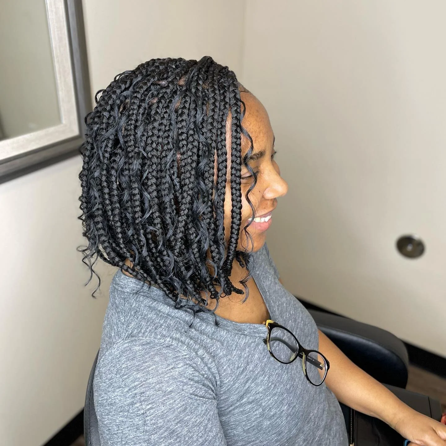 In love with this regular boxbraids bob😍👌🏾#boxbraids #boxbraidsbob #bohoknotlessbraids #goddessknotlessbraids #goddessbraids #goddessbraidsdallas #bohoboxbraids #goddesslocsdallas #knotlessboxbraidsdallas #dfwknotlessbraids #dallasknotlessboxbraid