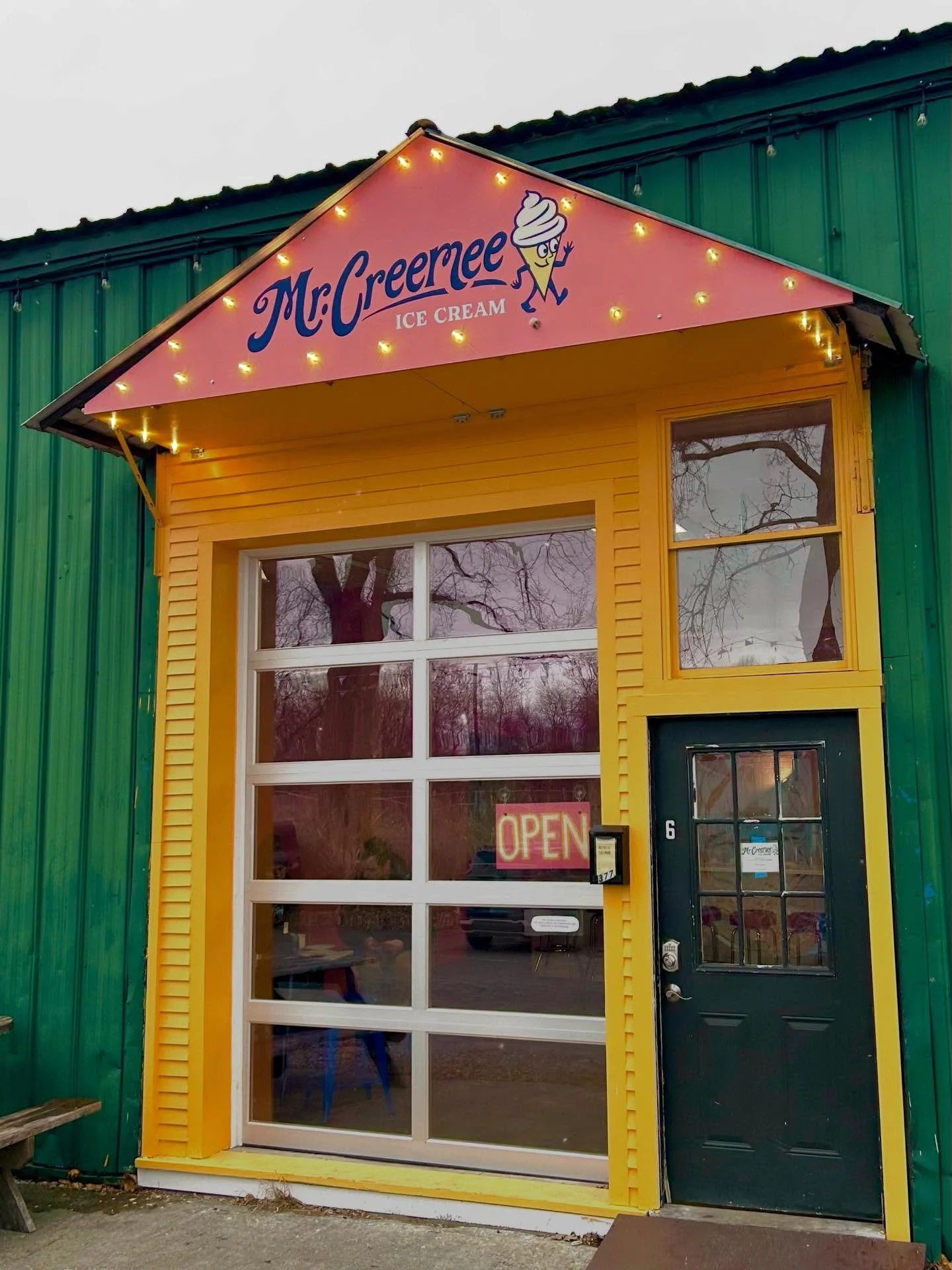 One of my favorite projects from 2025 was applying the branding I designed for @mrcreemee to a hand painted sign! This was a big collaboration between me and Henry. If you know Henry you know how good he is at lighting a space so it was only natural 