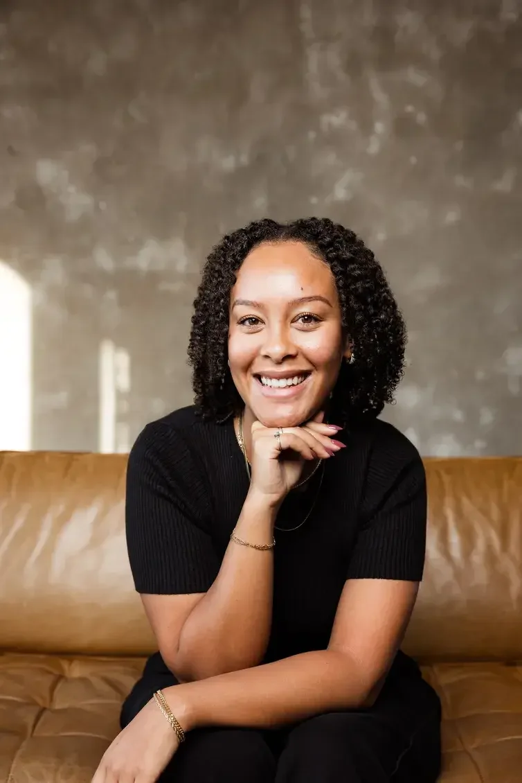 Ayesha Youngblood African American therapist providing BIPOC mental health services in Dallas Houston Texas