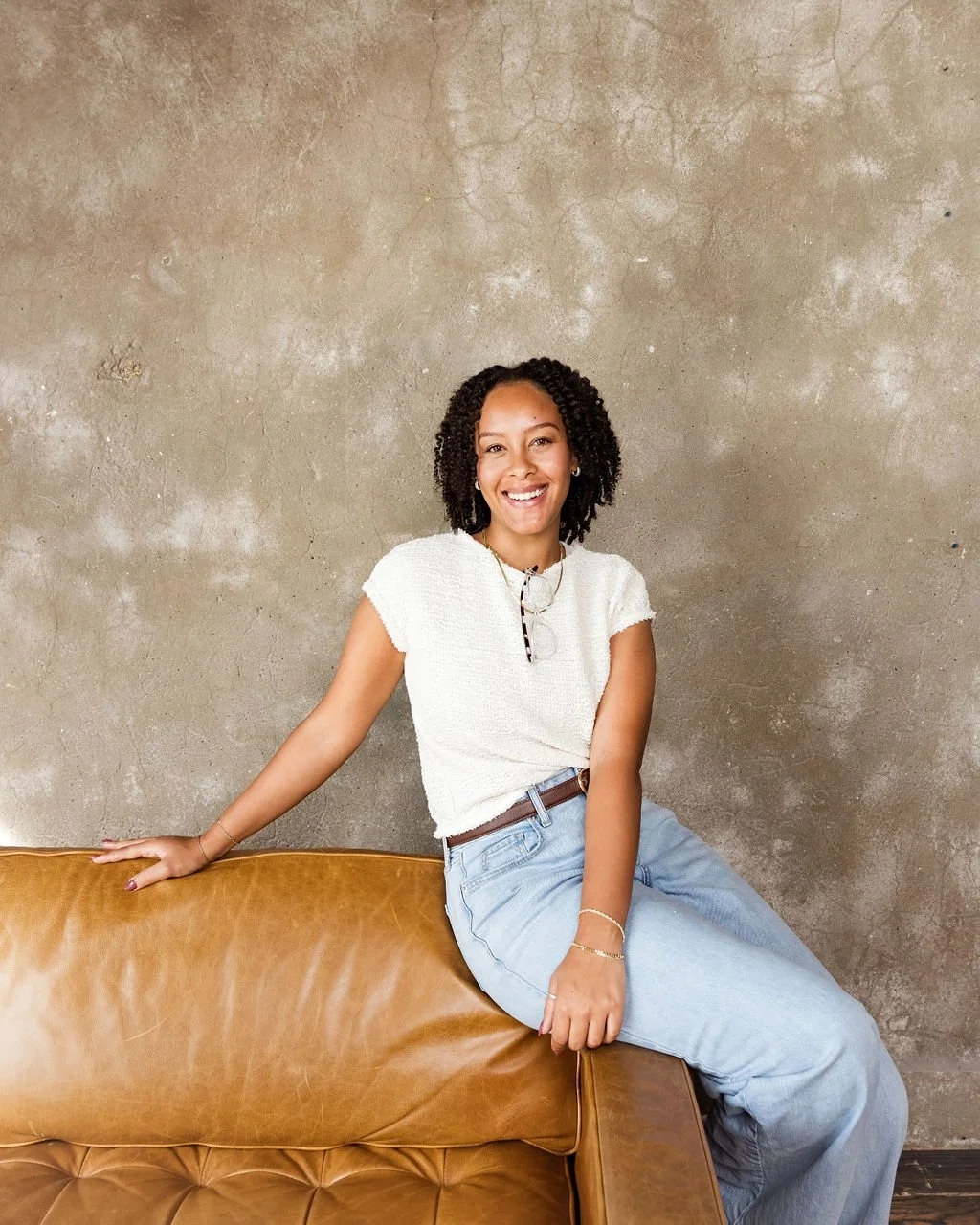 Ayesha Youngblood Black therapist specializing in maternal mental health for BIPOC women in Texas Florida