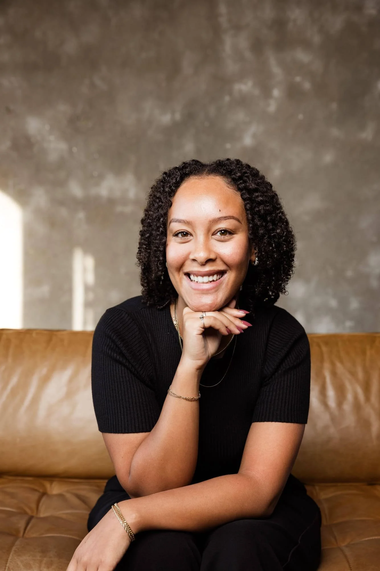 Ayesha Youngblood African American LPC offering free consultation for BIPOC therapy in Texas Florida