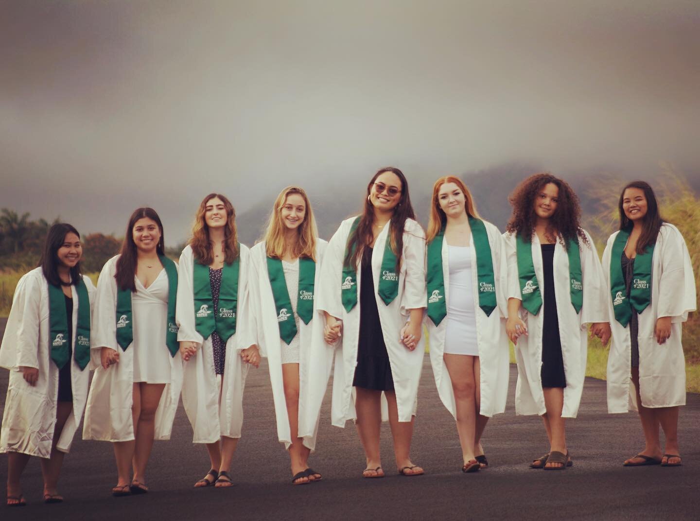 Class of 2021👏👏👏👏
Talk about rising! These young ladies are the definition of Wahine Rising to me🌈

I have witnessed the importance of a solid, driven, and like minded peer group for both of my girls, especially academically. This has always bee