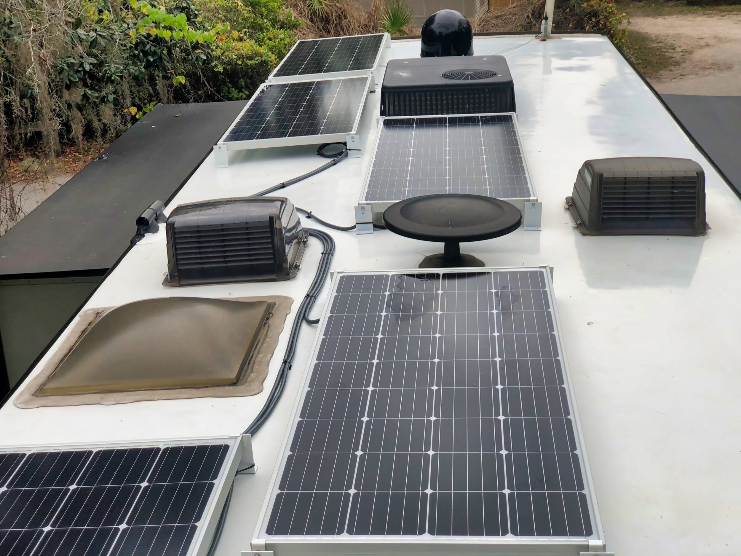 Solar panels to charge rv batteries