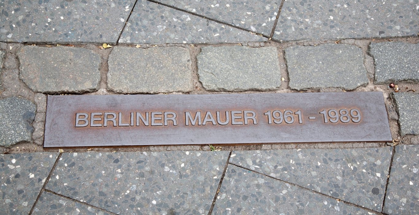 berlin wall plaque 2.jpeg