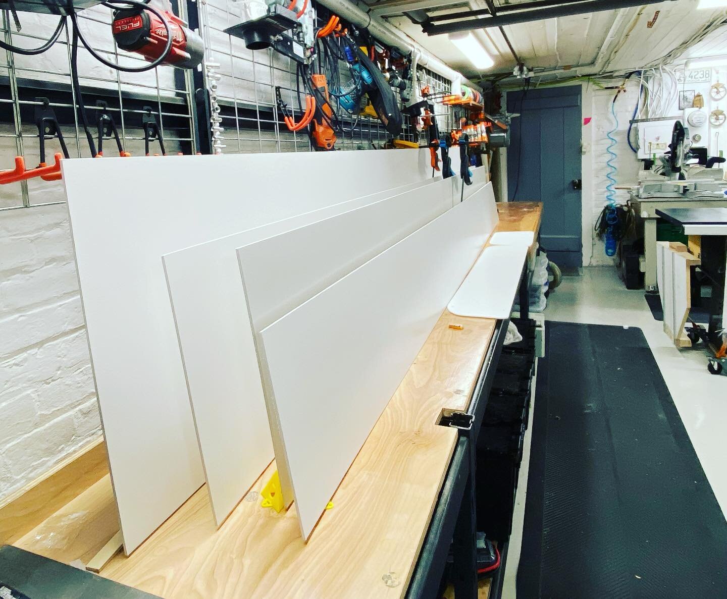 Our panels are painted by hand with 5 coats under a side light. The texture is minimal and enticing. It&rsquo;s an integral part of the van and one we take great care and pride in. 🥰🤩

#webuildvans #sodadecovans #vansbysodadeco #sprintervan #sprint