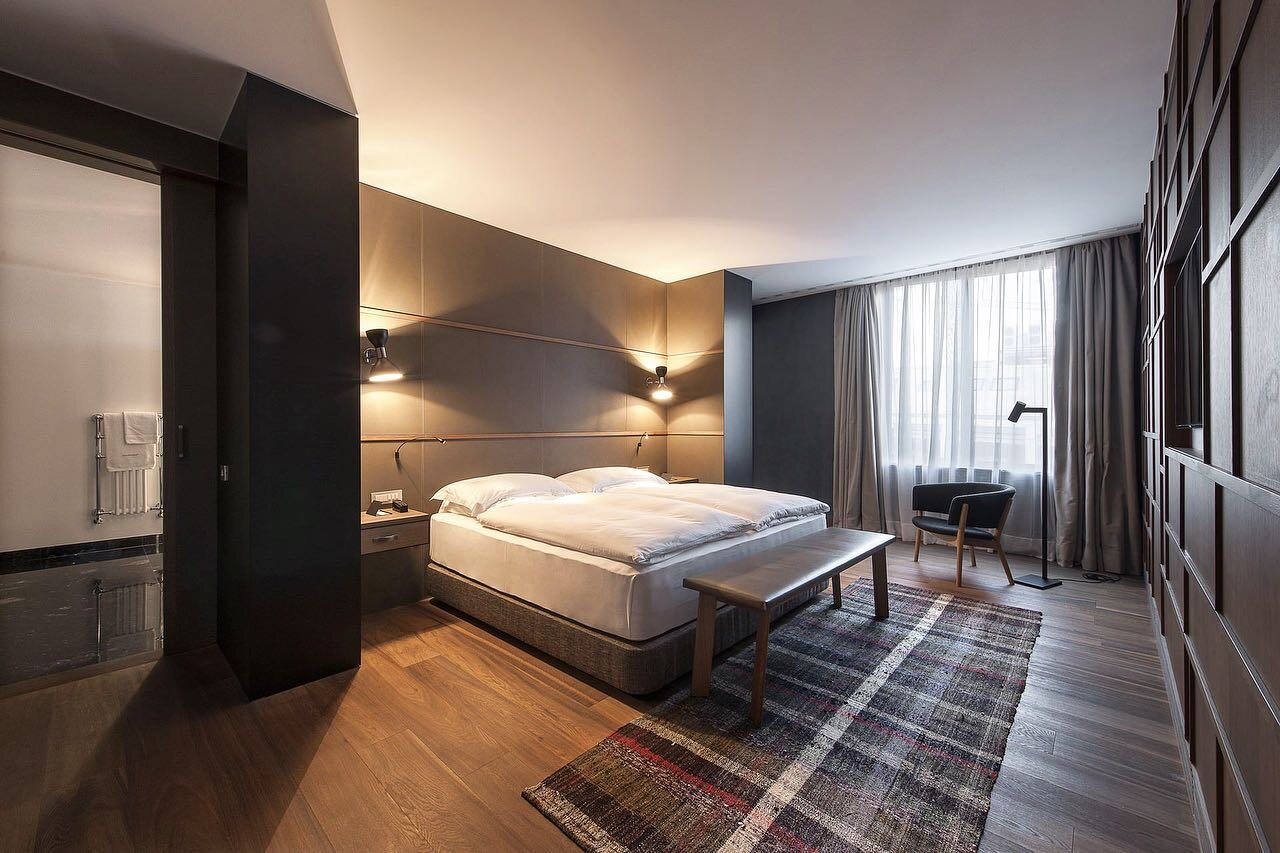 Hoteles que nos inspiran:
Hotel Alma 

Antiguo edificio de oficinas en el Eixample de Barcelona, en el cruce de Paseo de Gracia con Calle Mallorca.

1/3 Habitaciones 

Hotel: @hotelalmabcn 
Diseño: @norifurlan 
Fotografía: @olgaplanas

#hotel #hote