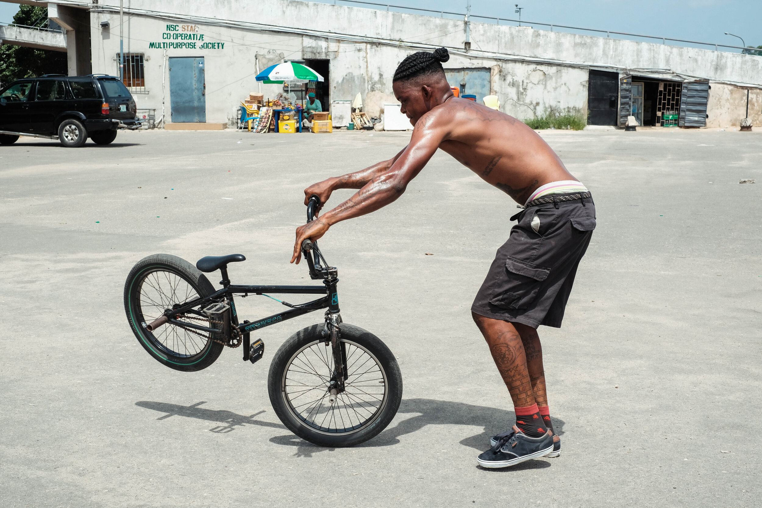 BMX in Lagos by Carmen Hogg & Coco Olakunle