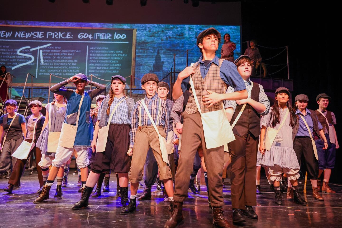 🗞️ The world will know that we've been here, and we'll shout it loud and clear. The world will know that we survived. - Jack Kelly ❤️ TONIGHT! TONIGHT! TONIGHT! It&rsquo;s our Bronx cast tonight at 7pm. 🎟️ bit.ly/bravonewsies 

#Broadway #Broadwayi