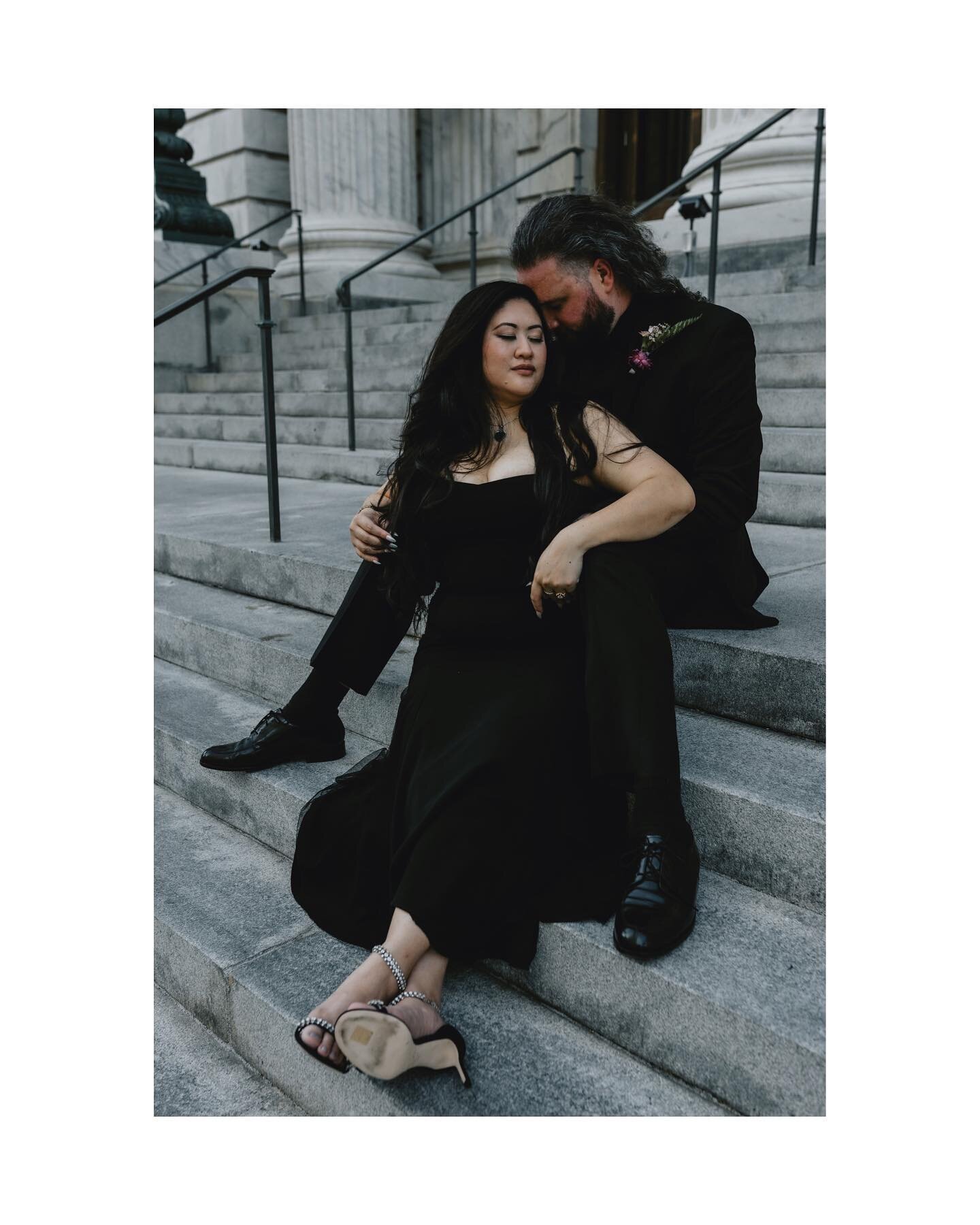 ✨🖤Welcome to goth meets glam with these sweet love birds who eloped in the fall 🖤✨

Don&rsquo;t be afraid to step out of the box. It is YOUR wedding after all 🖤🖤