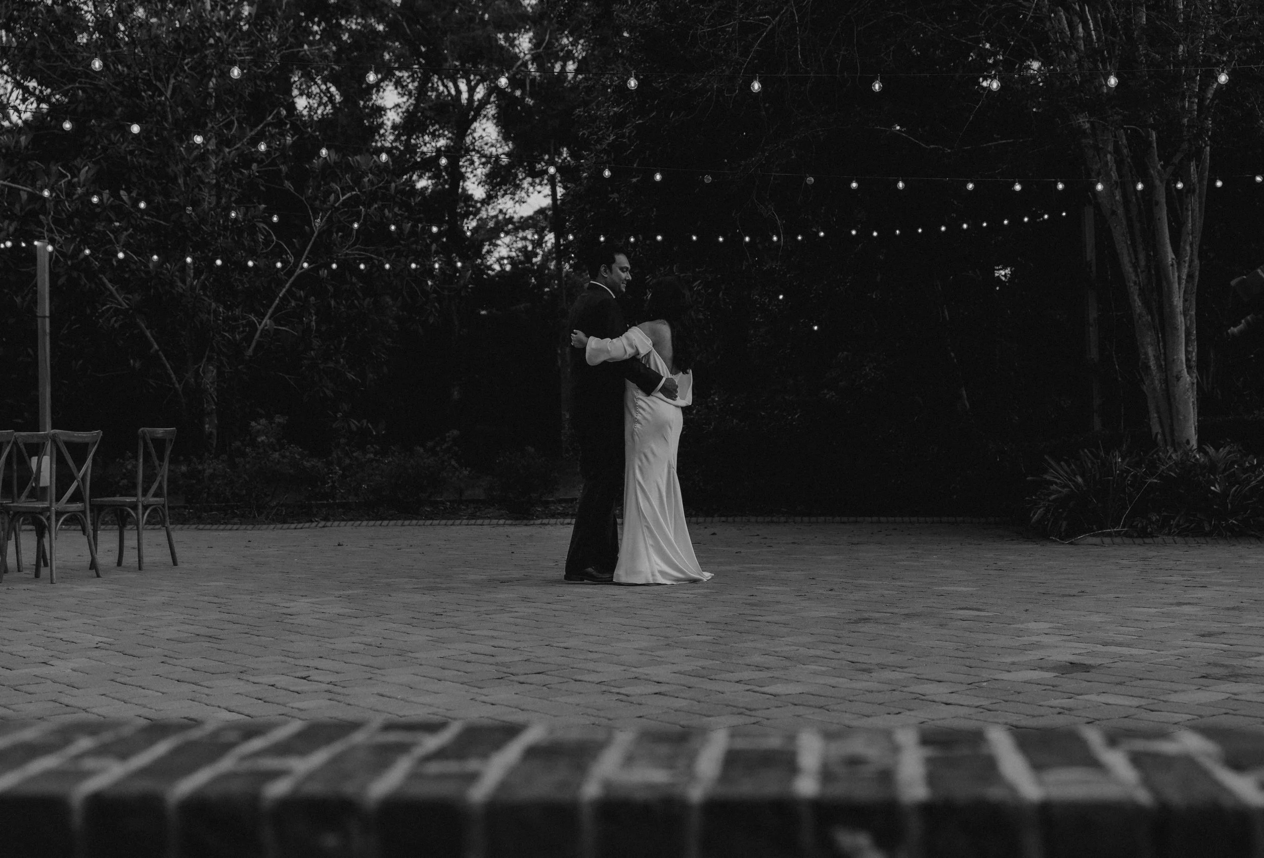 Intimate Garden Party Wedding Orlando Florida: Vickie & Scott at The Garden Villa