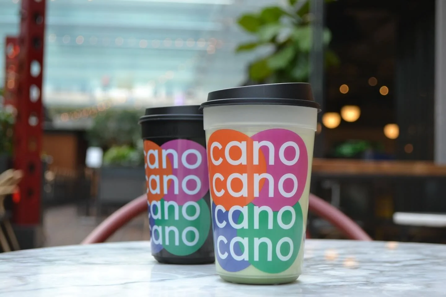 New coffee cup design just dropped! More durable, and so fly! 🌈

LOOK good, FEEL good, DO good every morning - win rewards when you reuse 🌎🏆

-

Un nouveau design de tasse &agrave; caf&eacute; vient d&rsquo;&ecirc;tre lanc&eacute; ! Plus durable e