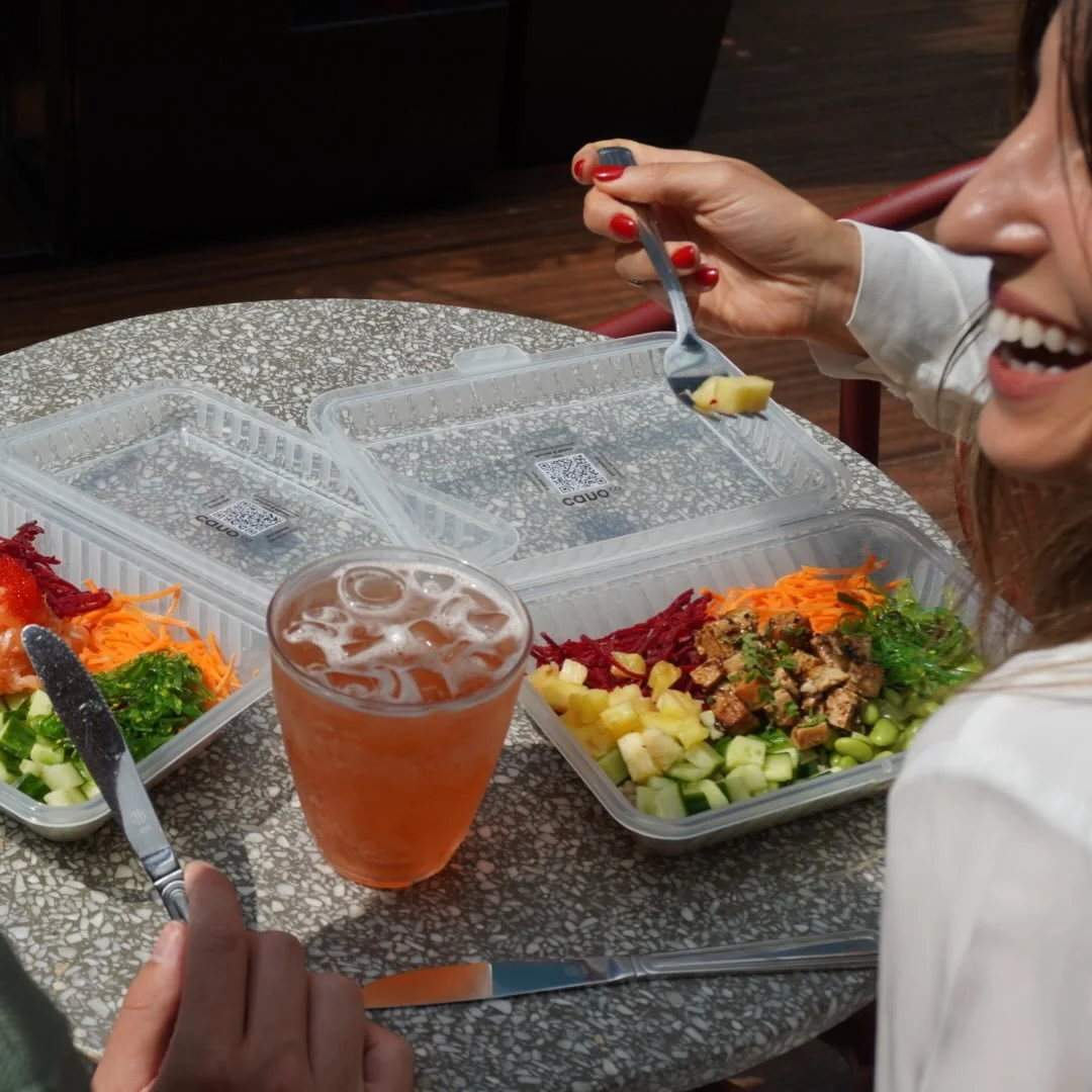 Projet pilote 2025 : Cathcart de la Place Ville Marie 🙌

R&eacute;sultat ? Plus de 104000 emballages sauv&eacute;s 🌎

La cl&eacute; ? Toujours avoir le choix quand on prend un repas au restaurant:

1) Vaisselle porcelaine sur place
2) Contenants r&