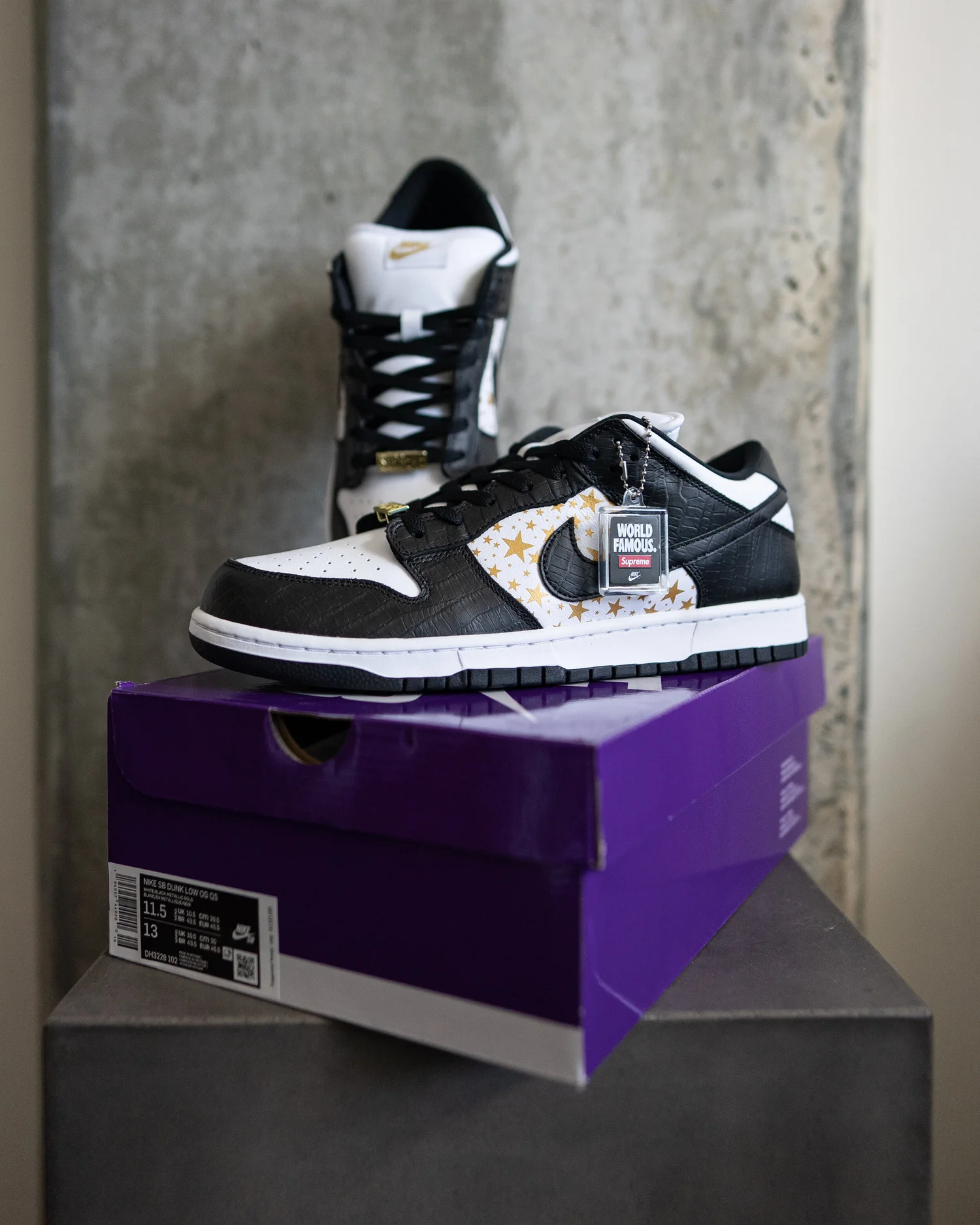 SUPREME X NIKE SB DUNK LOW STARS - BLACK - 11.5 — SneaksEA