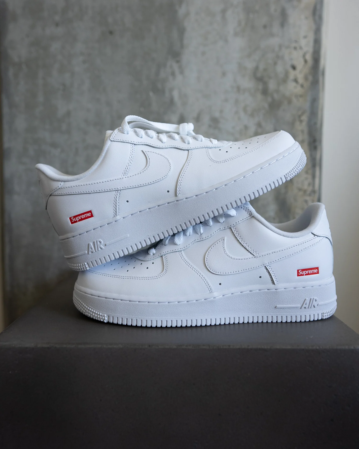 9.5 - Supreme x Nike Air Force 1 — SneaksEA
