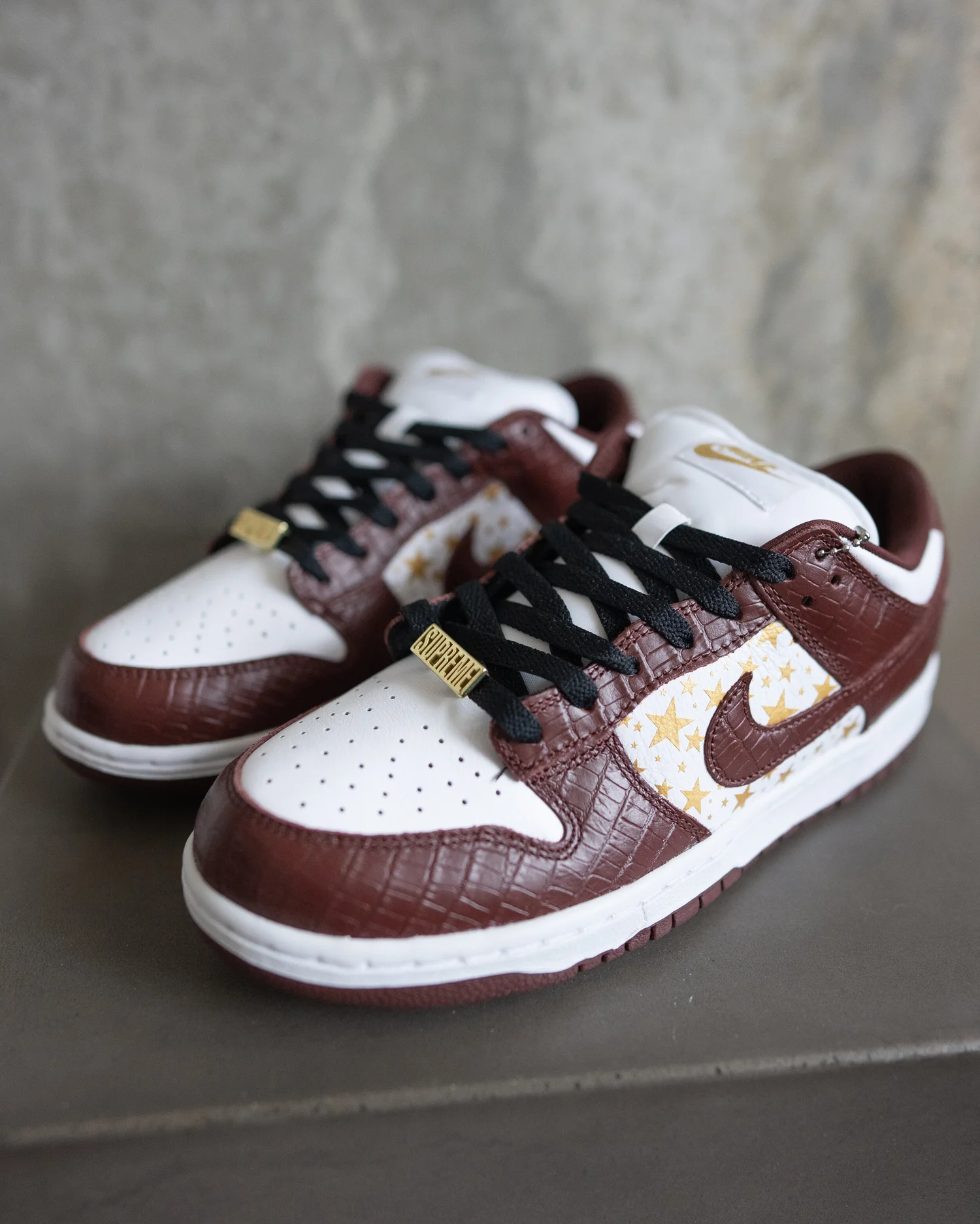 SUPREME X NIKE SB DUNK LOWS - BARKROOT BROWN - SIZE 8 — SneaksEA