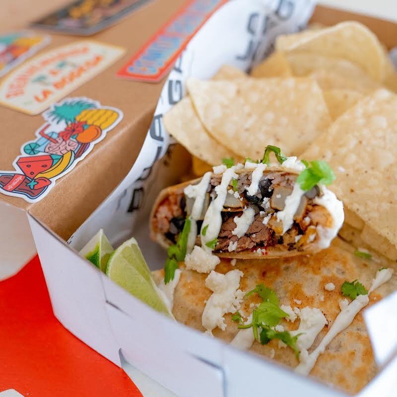 Be the office hero and bring back some Bodega boxes for your crew!

🌮2 tacos OR a 🌯burrito
👉🏽chips + salsa roja
👉🏽churros with tres leches dipping sauce!

Add an aguas frescas or Jarritos... and you'll be set!

We are open 11AM-3AM!

📸: @emery