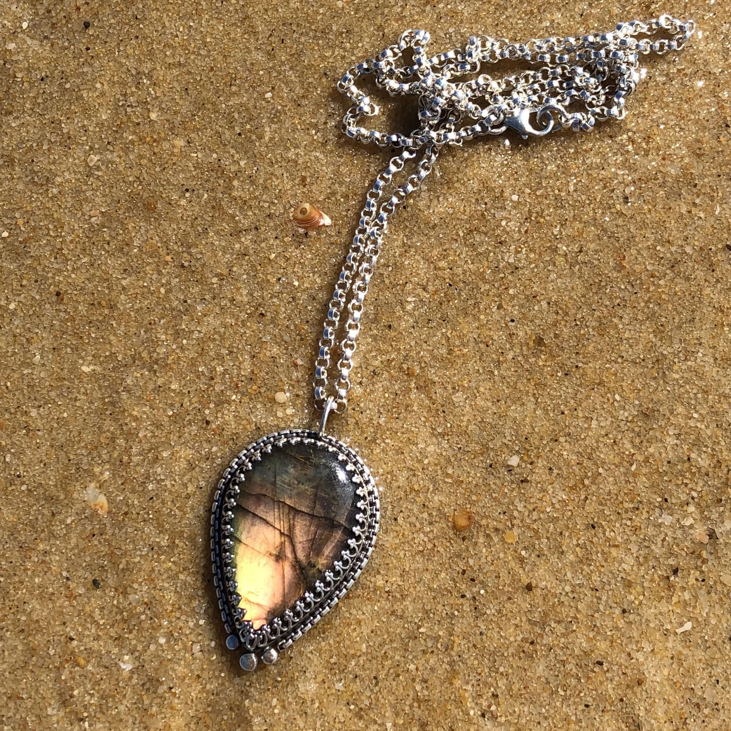 Pearshaped PFL Pendant-lifestyle-4.jpg